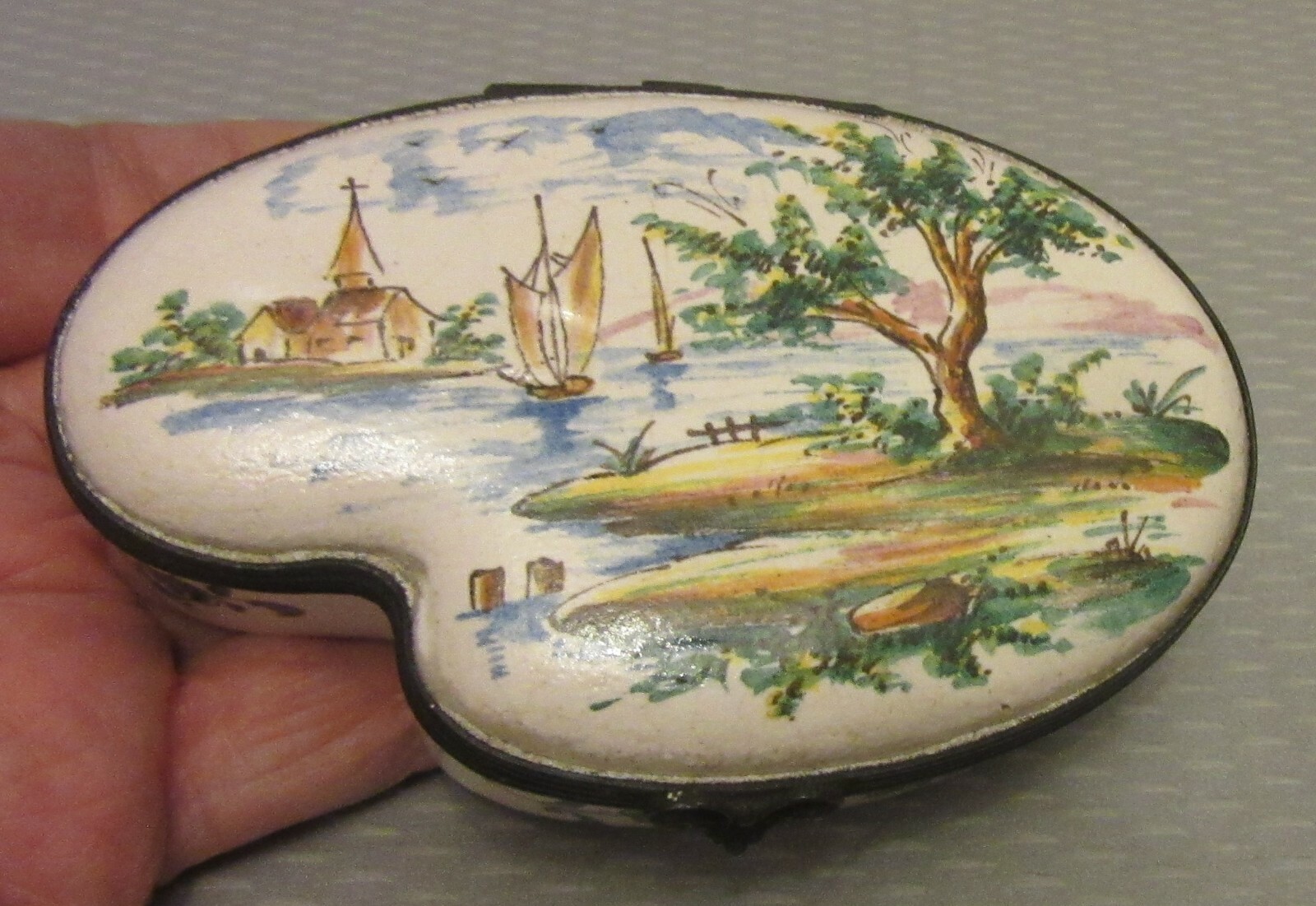 antique hand painted Enamel Snuff Trinket Box Artist Palette Seascape Battersea antique hand painted Enamel Snuff Trinket Box Artist Palette Seascape Battersea