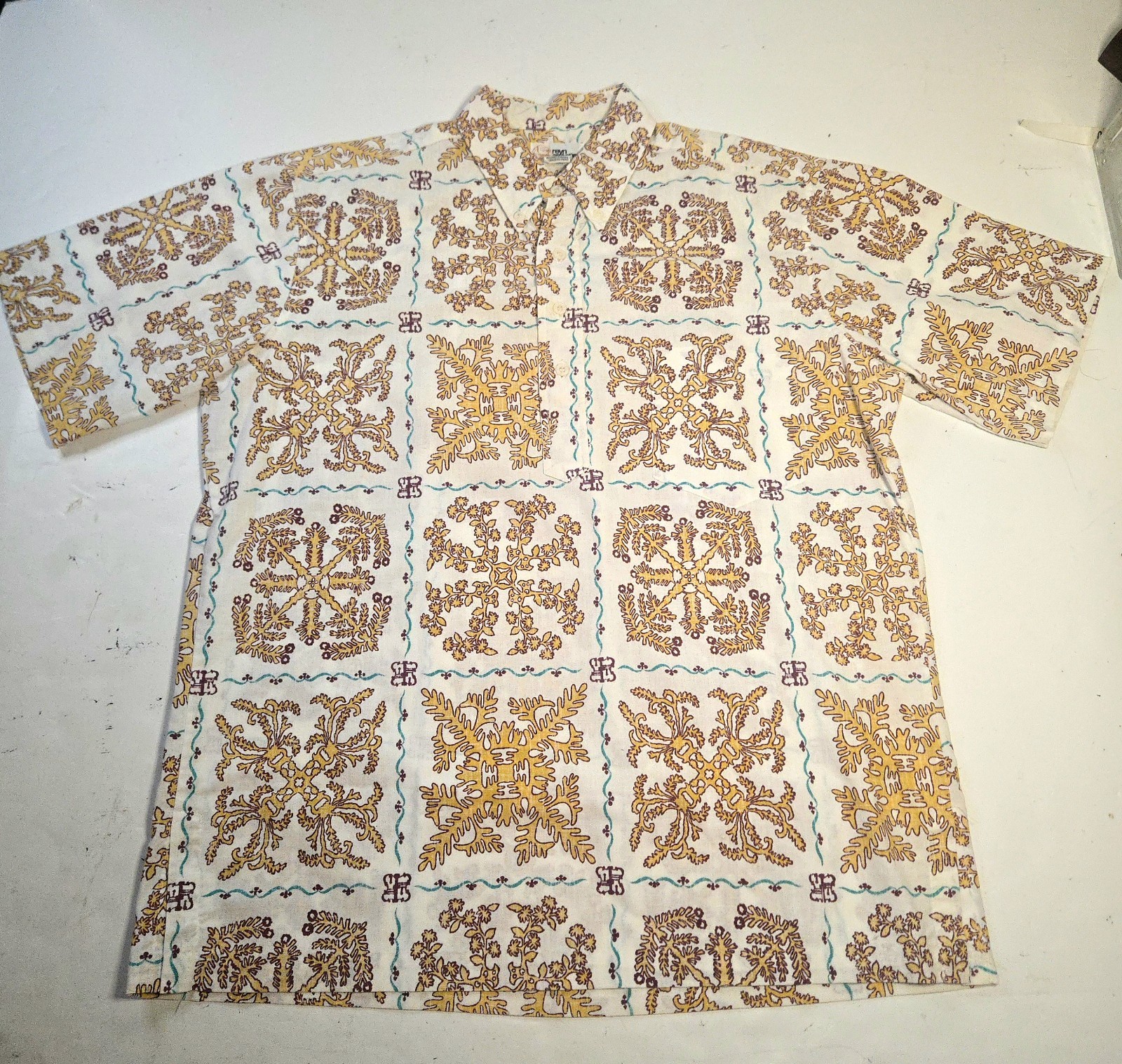 Rare Reyn Spooner Nipple Tag & Print Hawaiian Shirt Quilt 1970s Vintage Yellow Rare Reyn Spooner Nipple Tag & Print Hawaiian Shirt Quilt 1970s Vintage Yellow
