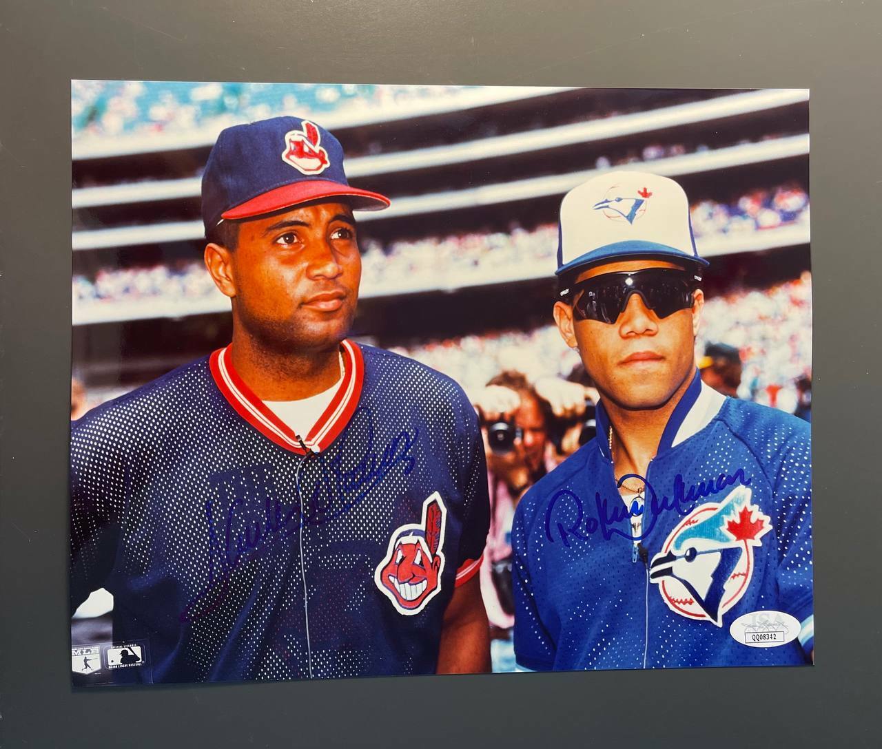 Roberto Alomar & Sandy Alomar Autographed 8x10 Photo JSA COA Indians / Blue Jays