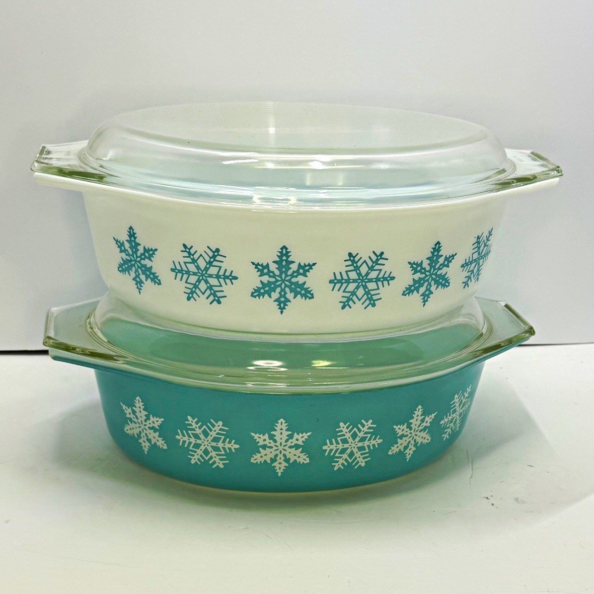 VTG Pyrex Turquoise Snowflake Oval Casserole Set #043 1.5Qt & #045 2.5Qt w/ Lids VTG Pyrex Turquoise Snowflake Oval Casserole Set #043 1.5Qt & #045 2.5Qt w/ Lids