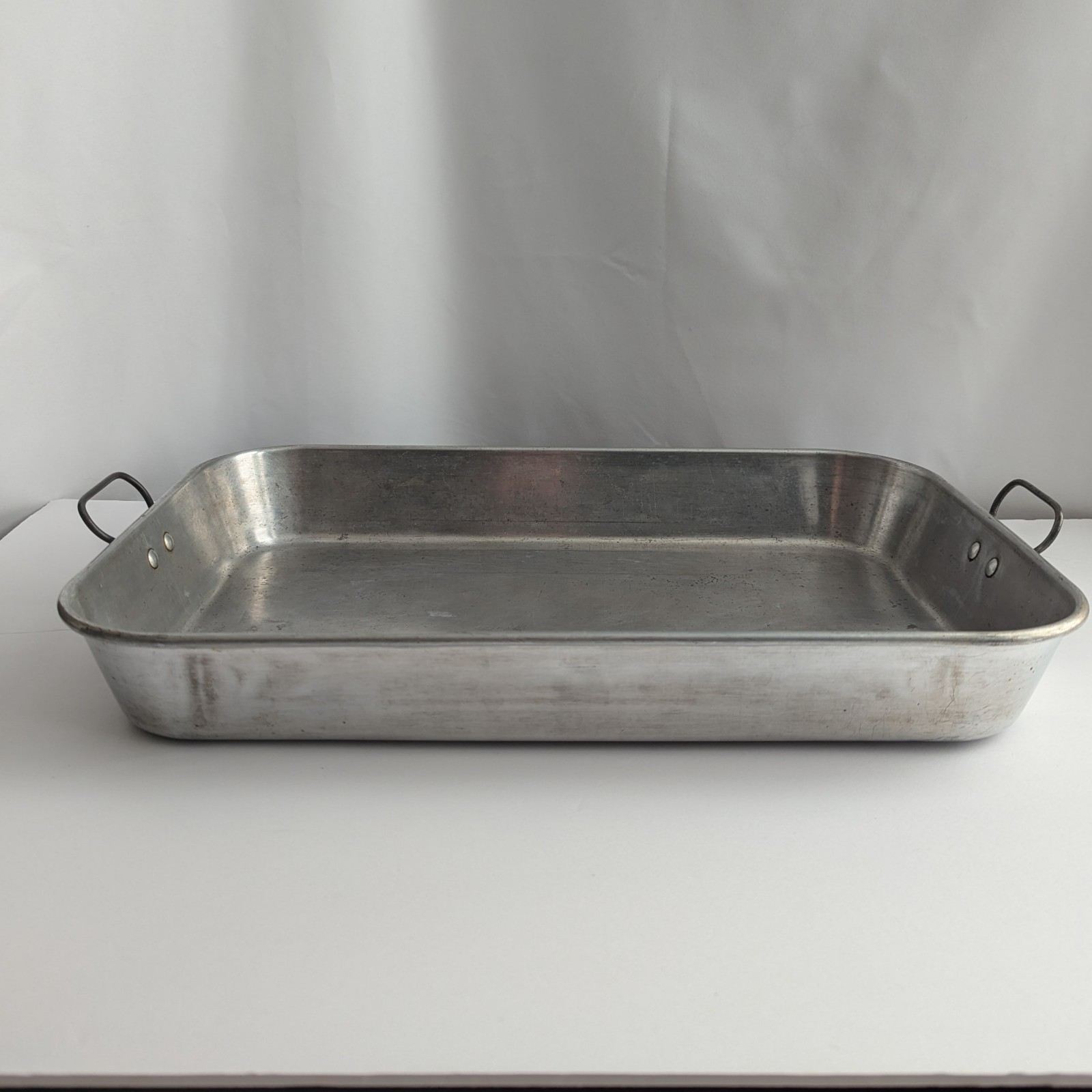 Vintage Wear-Ever Aluminum Roasting Pan No. 2615 w/ Wire Handles USA 17 Vintage Wear-Ever Aluminum Roasting Pan No. 2615 w/ Wire Handles USA 17