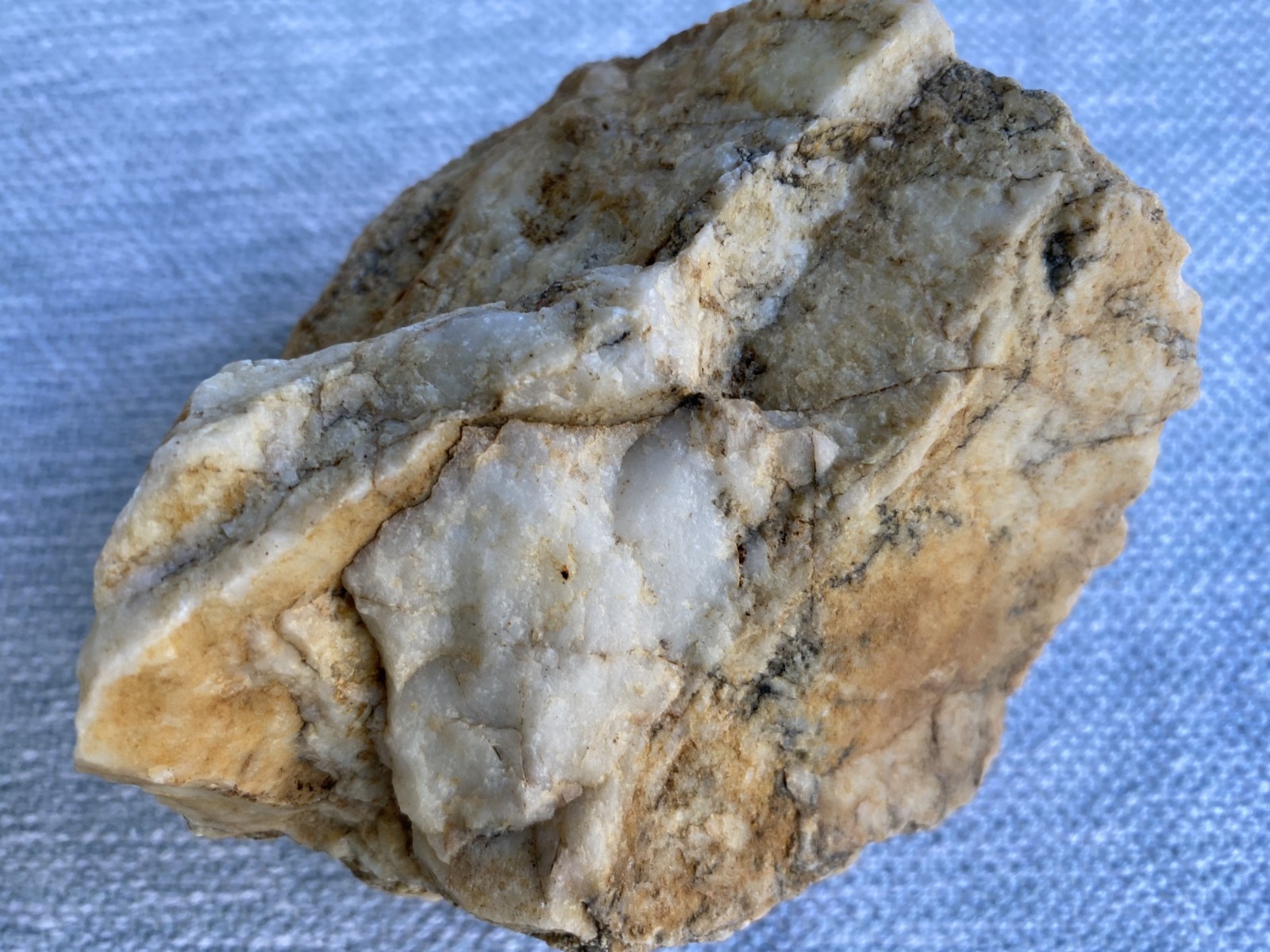 White Raw Milky Quartz Rock Rust Vein Inclusions Mojave Desert Healing 1.5 lb. White Raw Milky Quartz Rock Rust Vein Inclusions Mojave Desert Healing 1.5 lb.