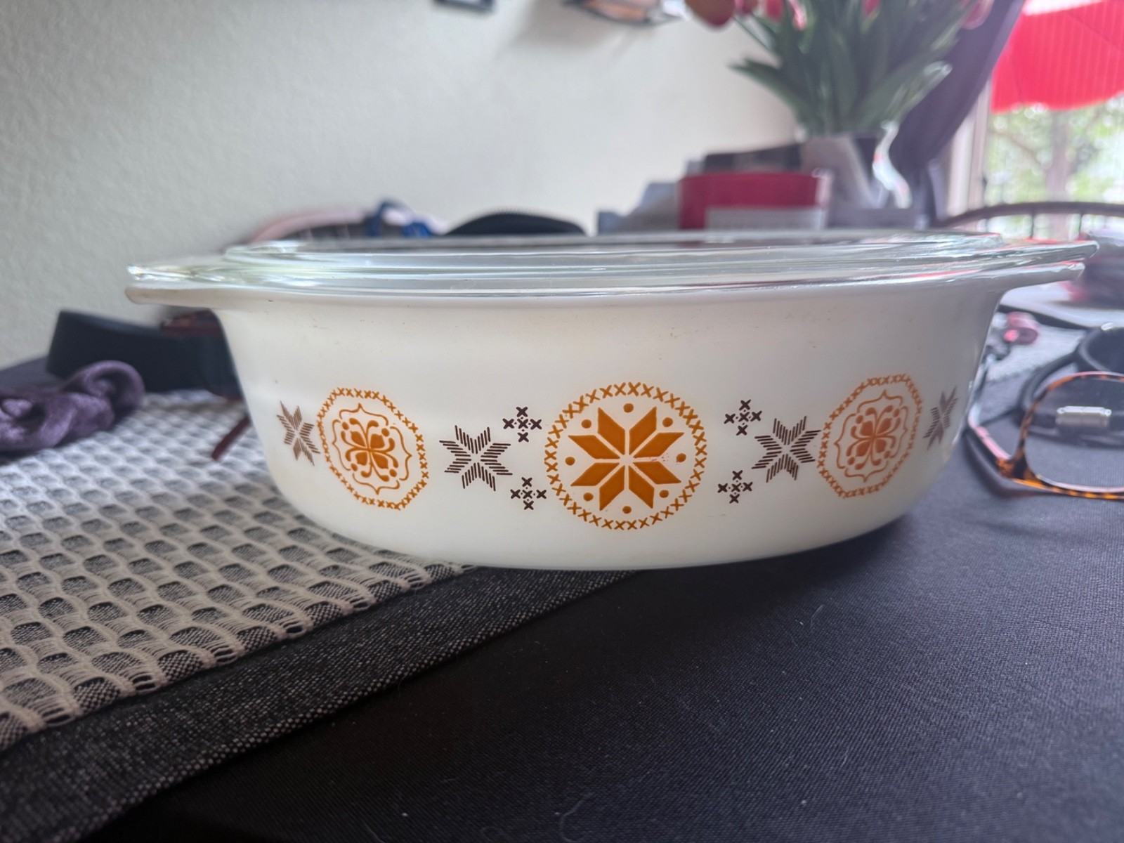 pyrex penn dutch #475-B, 2½-quart casserole pyrex penn dutch #475-B, 2½-quart casserole