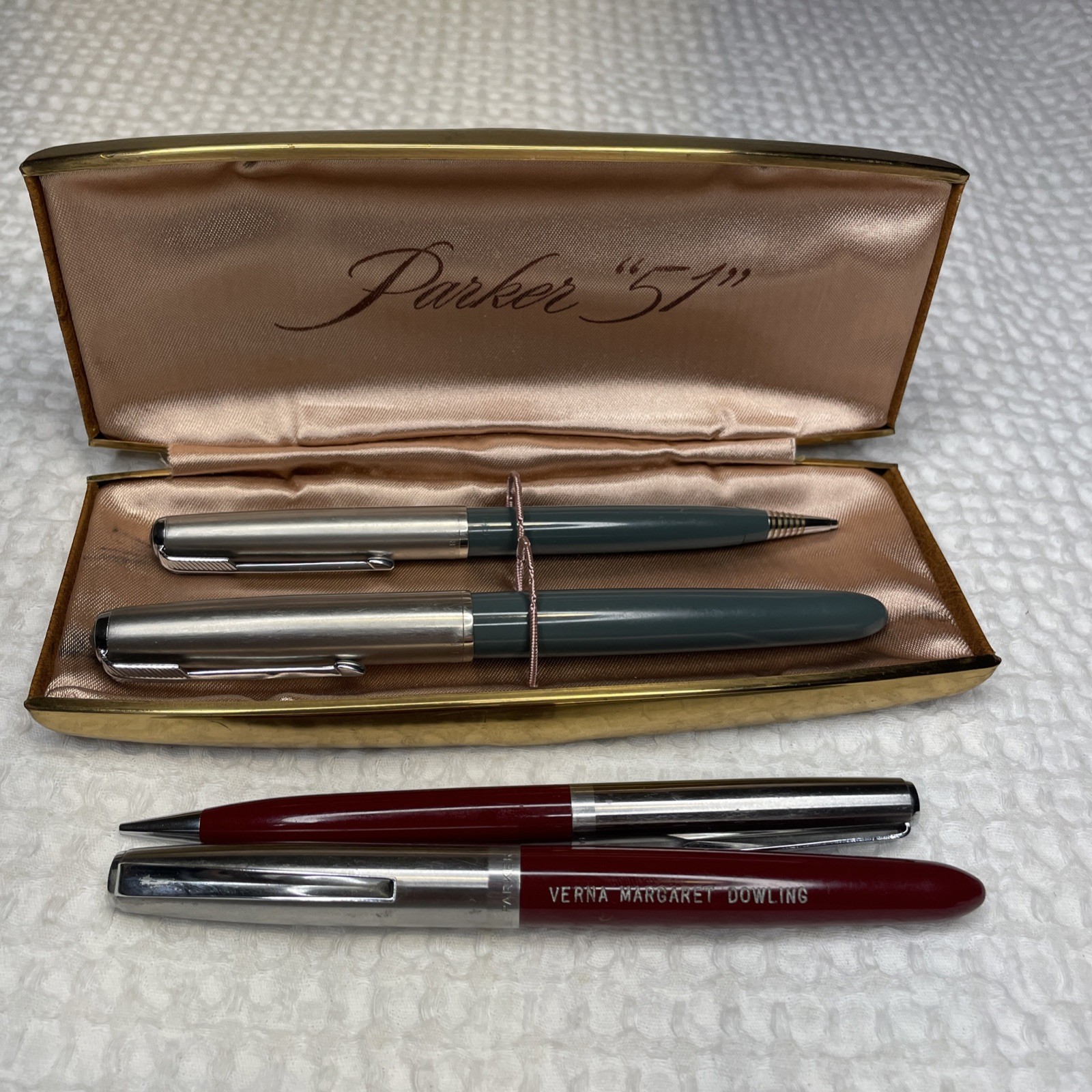 Vintage Parker 51 Aerometric Fountain Pen And Pencil Set 1949 & “21” Set Vintage Parker 51 Aerometric Fountain Pen And Pencil Set 1949 & “21” Set