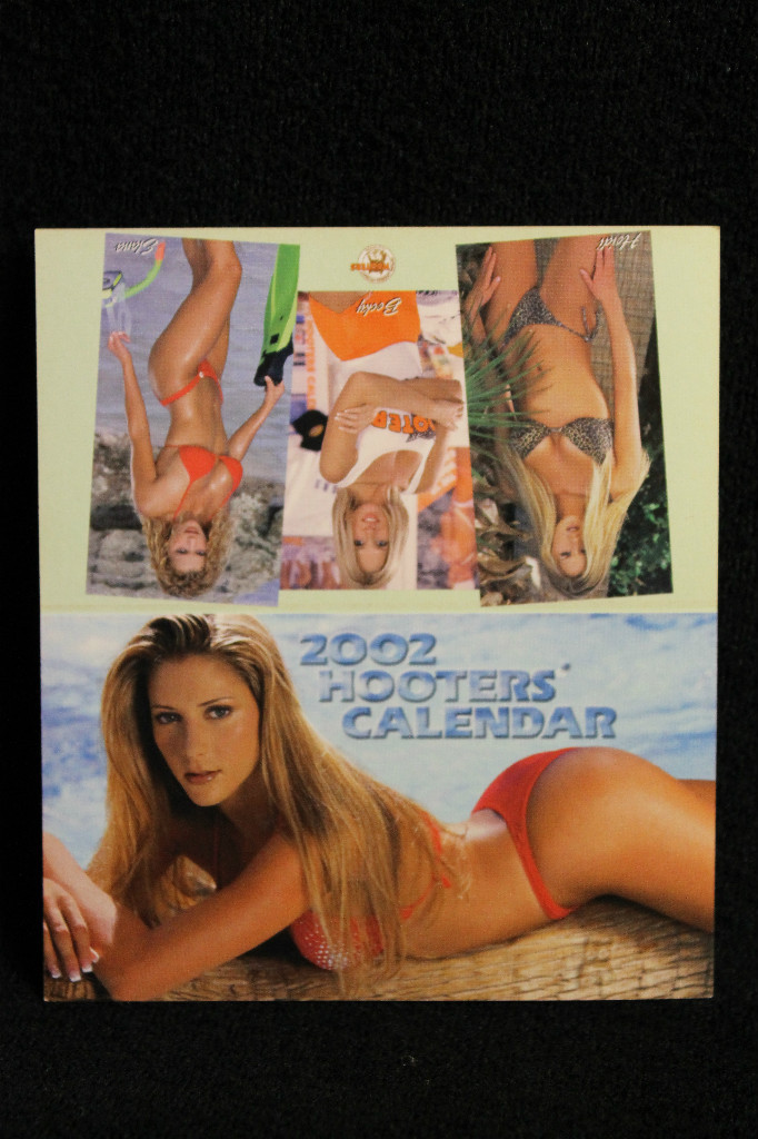 2 Hooters Girl Swimsuit Mini Pin up Calendar 2003 02 Uniform Model Sexy Bikini 2 Hooters Girl Swimsuit Mini Pin up Calendar 2003 02 Uniform Model Sexy Bikini