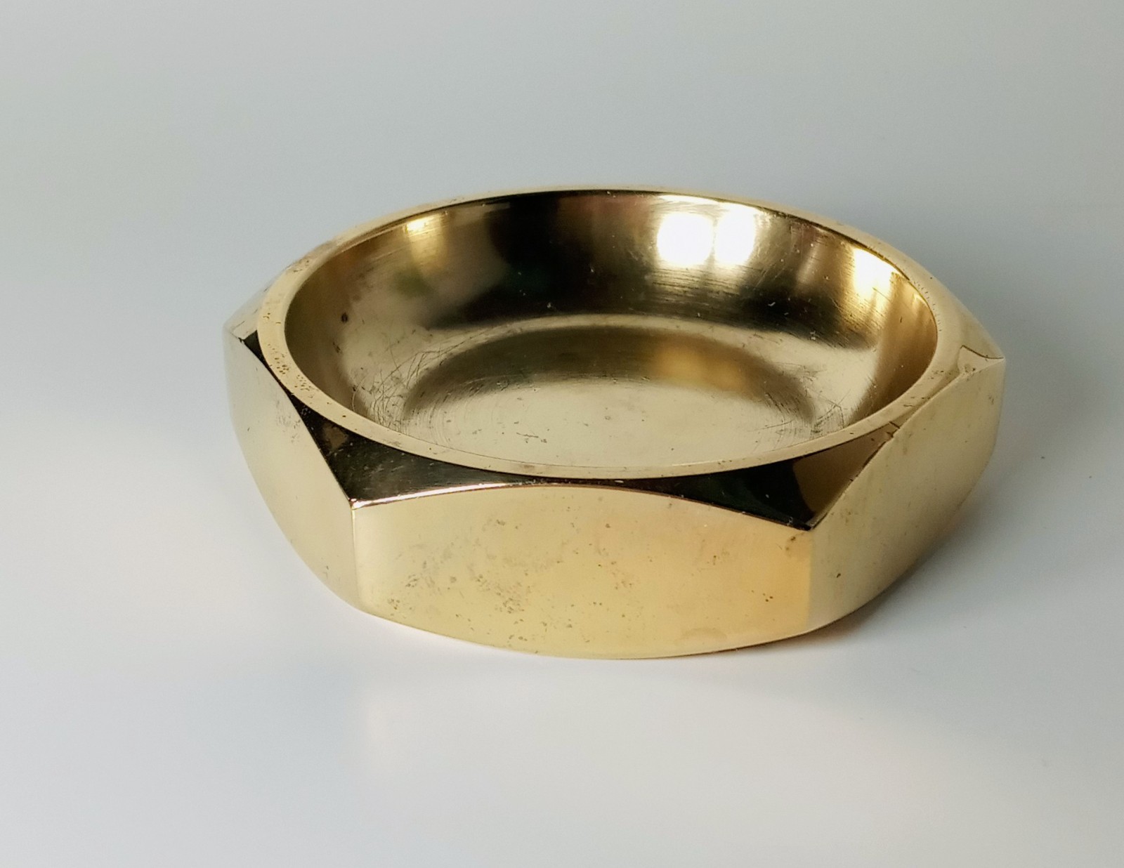 VTG 1983 Gusum Metallslojden Heavy Solid Brass Astray Sweden Signed BK VTG 1983 Gusum Metallslojden Heavy Solid Brass Astray Sweden Signed BK