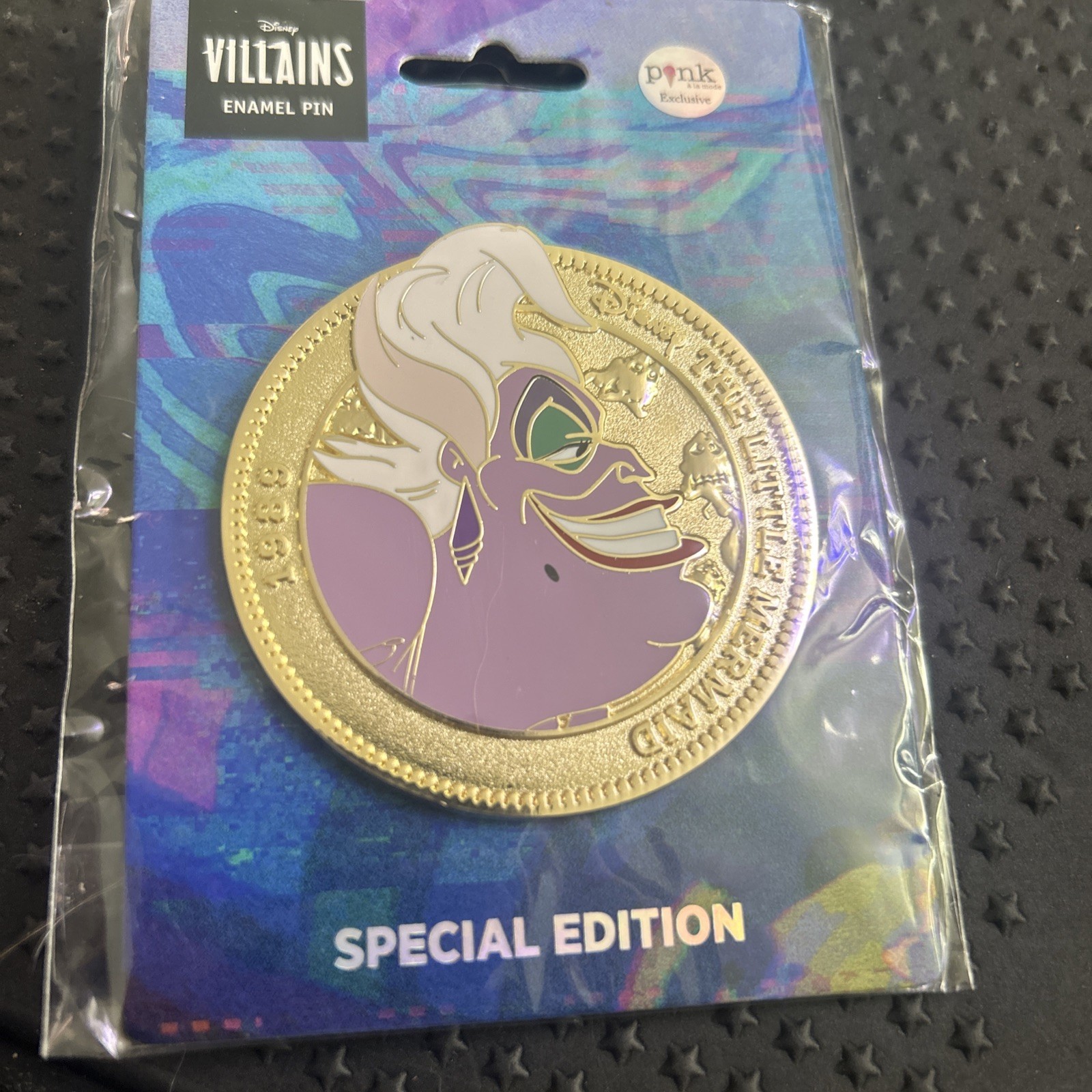 Disney PALM Pink A La Mode URSULA Series Coin Pin Special Edition 300 Disney PALM Pink A La Mode URSULA Series Coin Pin Special Edition 300