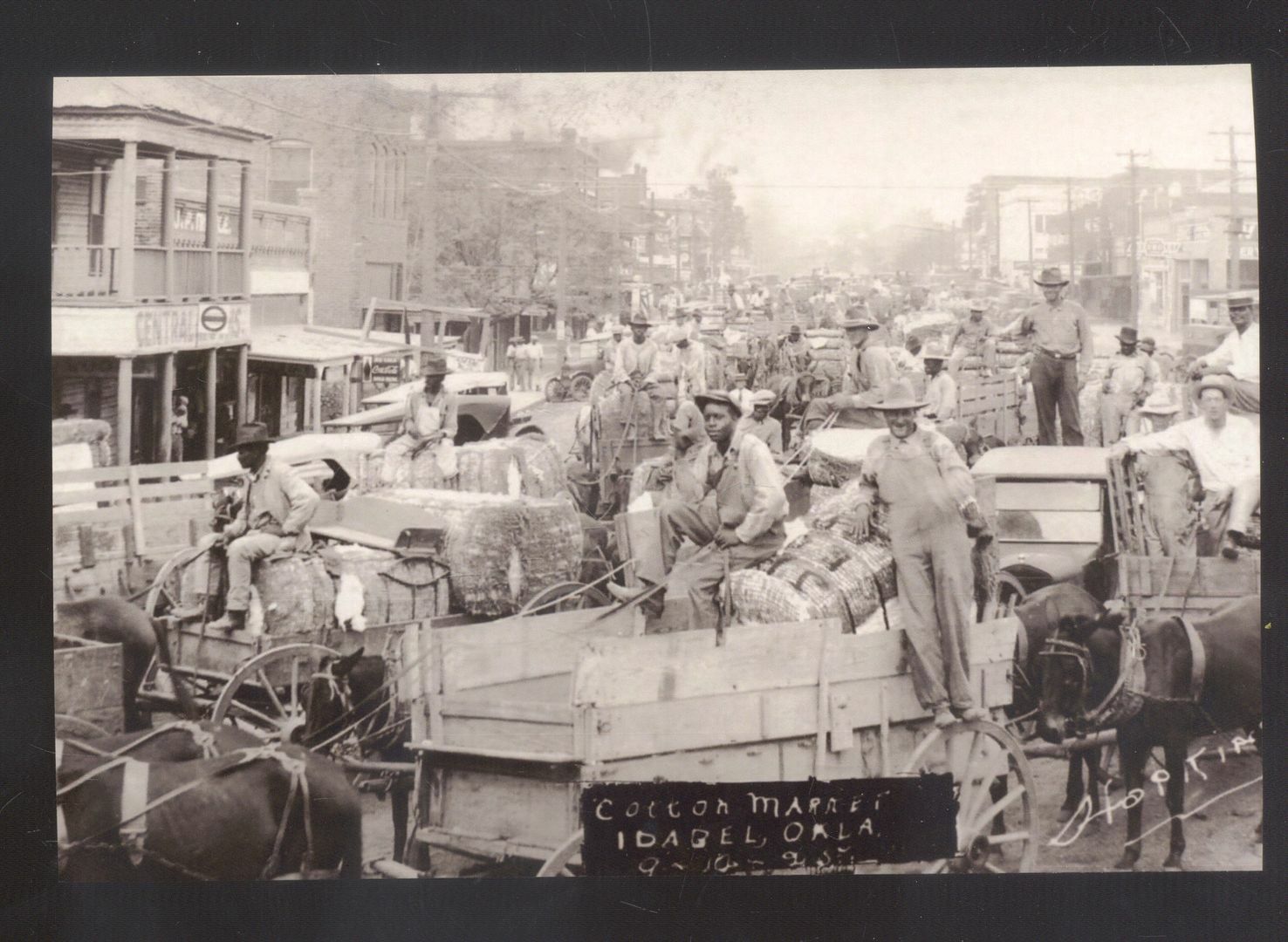 REAL PHOTO IDABEL OKLAHOMA DOWNTOWN COTTON MARKET WAGONS POSTCARD COPY REAL PHOTO IDABEL OKLAHOMA DOWNTOWN COTTON MARKET WAGONS POSTCARD COPY