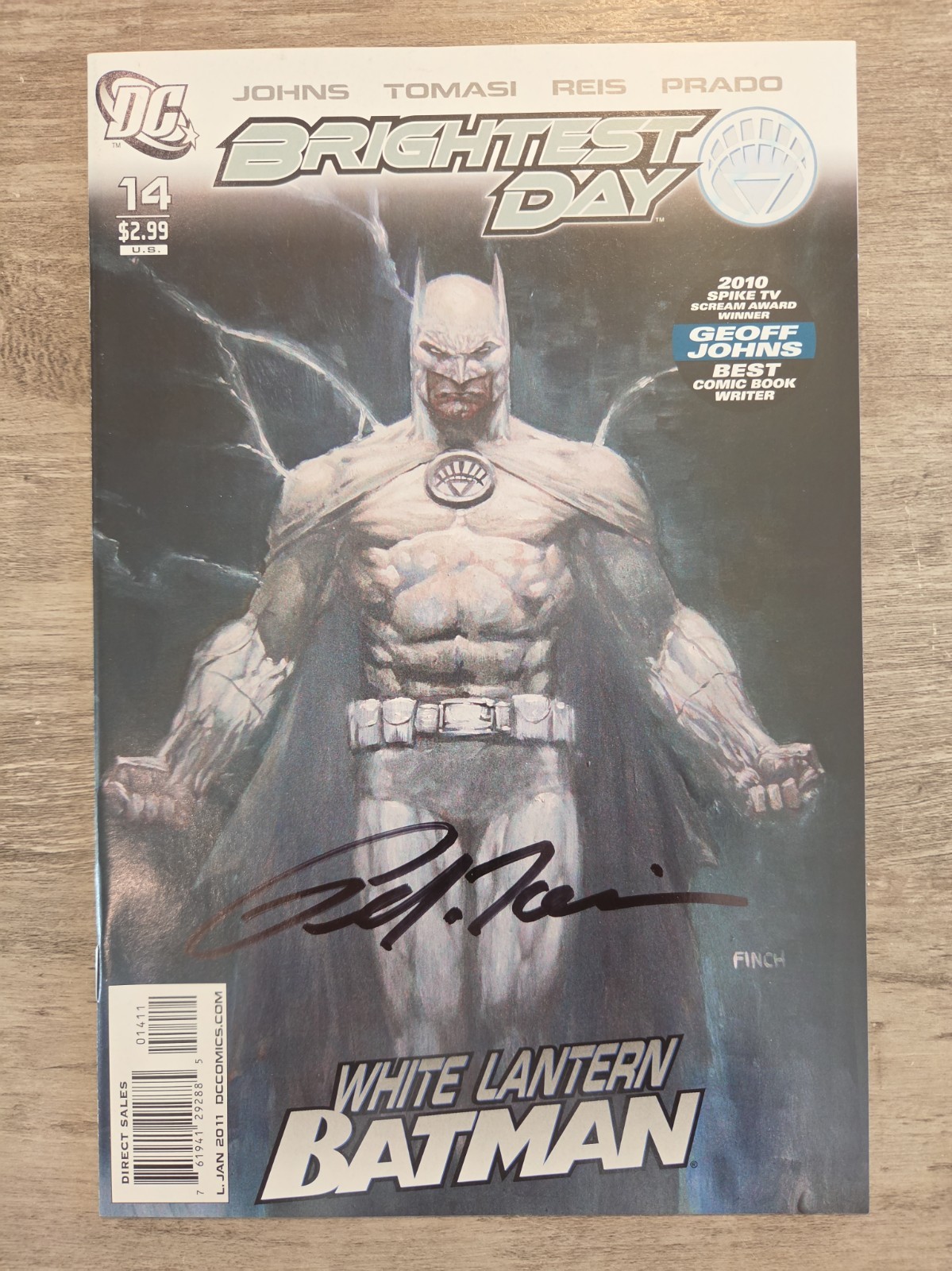 Brightest Day #14 (DC 2010) White Lantern Batman Signed By Peter Tomasi NM 9.6