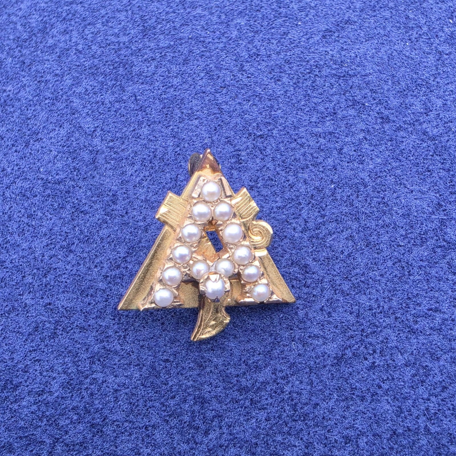 Vintage 10k Gold Seed Pearl Alpha Gamma Delta Sorority Badge Brooch Pin
