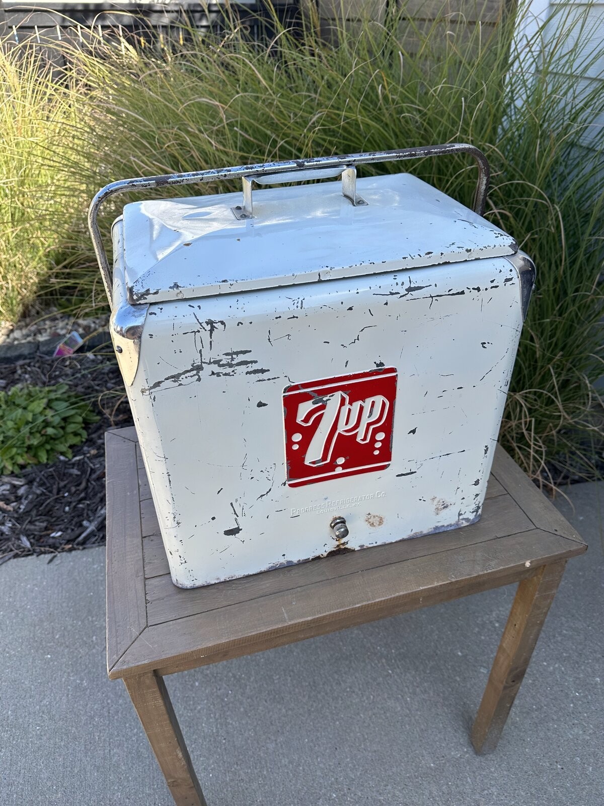 Vintage 1950s 7up Metal Picnic Cooler Large Progress Refrigerator Co w/ Tray Vintage 1950s 7up Metal Picnic Cooler Large Progress Refrigerator Co w/ Tray