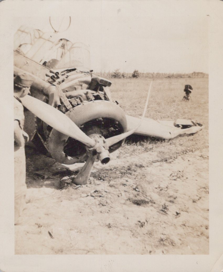 WW2 US Army Fw 190 Plane Wreck France GI Inspects 1944 - Original Photo WW2 US Army Fw 190 Plane Wreck France GI Inspects 1944 - Original Photo