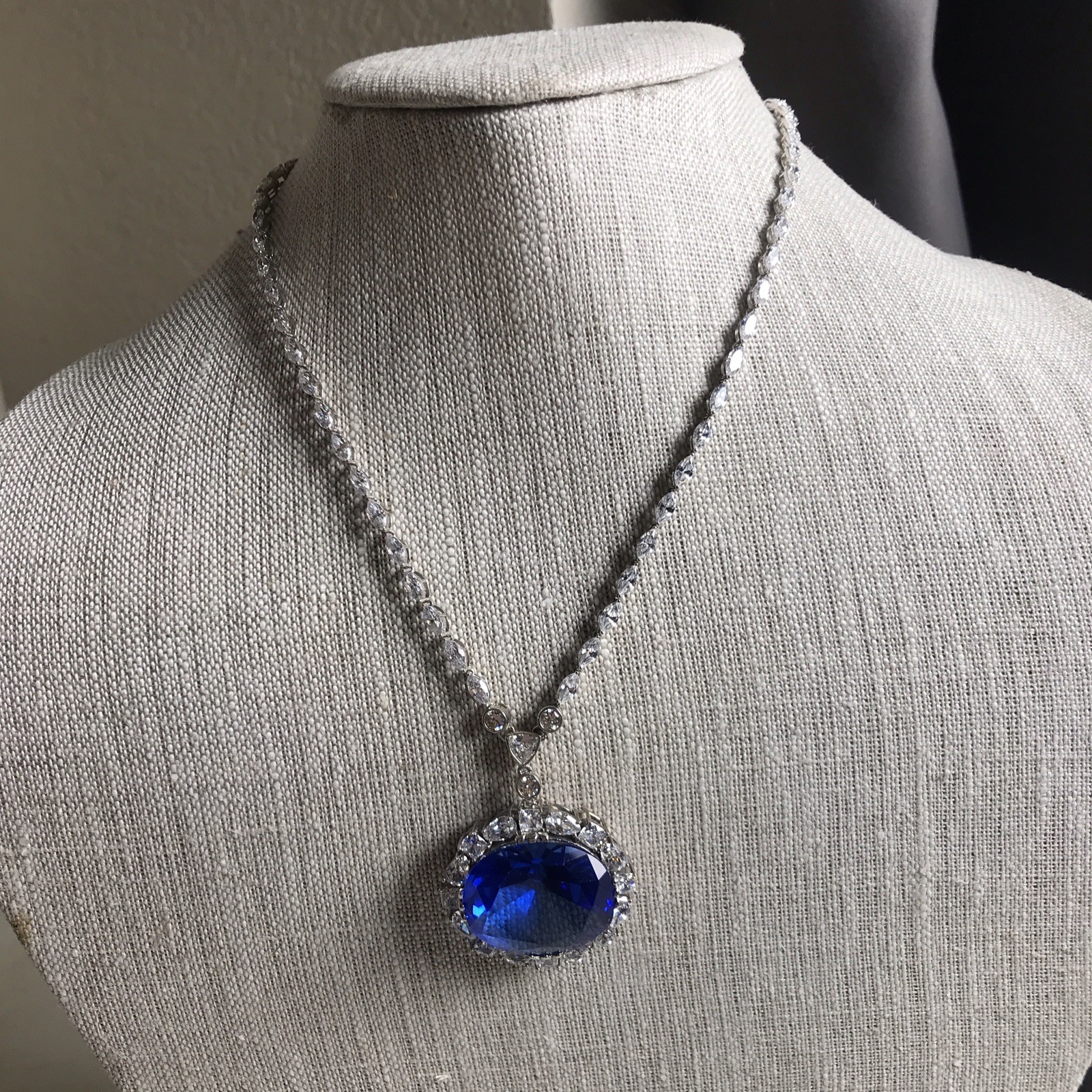 Vintage Charles Winston Smithsonian Hope Diamond Replica Necklace Box Set 18 Vintage Charles Winston Smithsonian Hope Diamond Replica Necklace Box Set 18