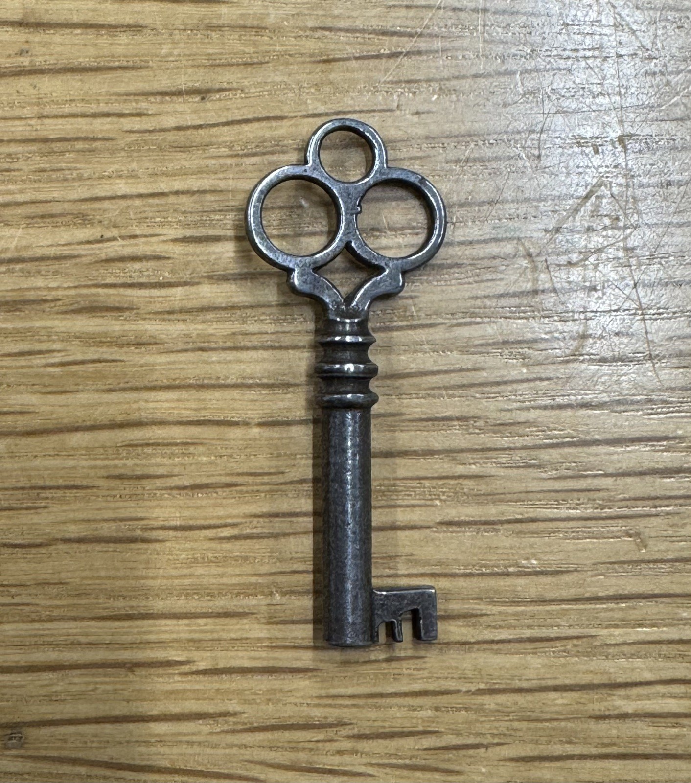 🌿 🗝Antique Hollow Barrel Skeleton Key Cloverleaf Bow Vintage Furniture 🌿 🗝Antique Hollow Barrel Skeleton Key Cloverleaf Bow Vintage Furniture