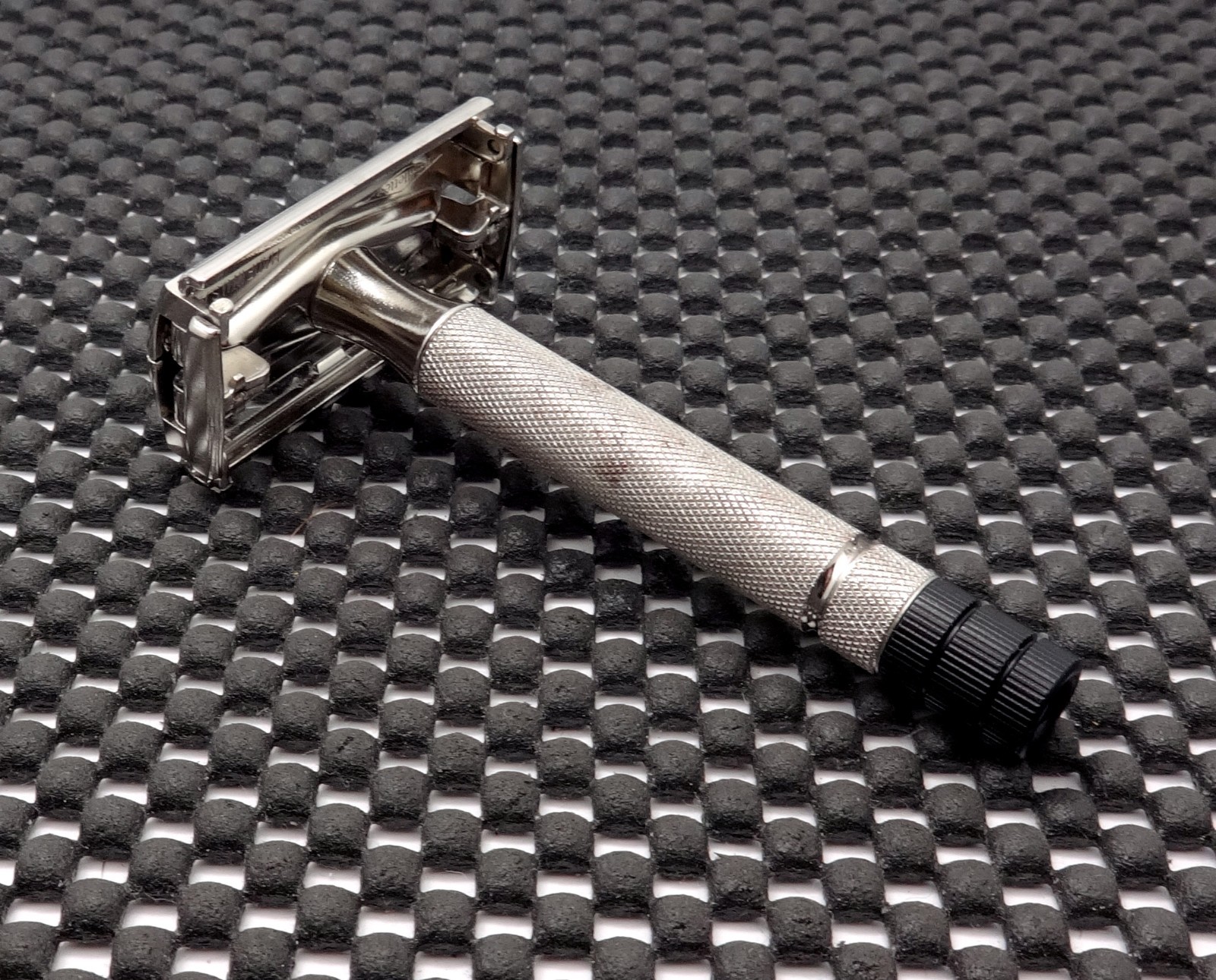 Vintage 1951 Gillette Black Tip Super Speed DE Safety Razor W2 Clean Vintage 1951 Gillette Black Tip Super Speed DE Safety Razor W2 Clean