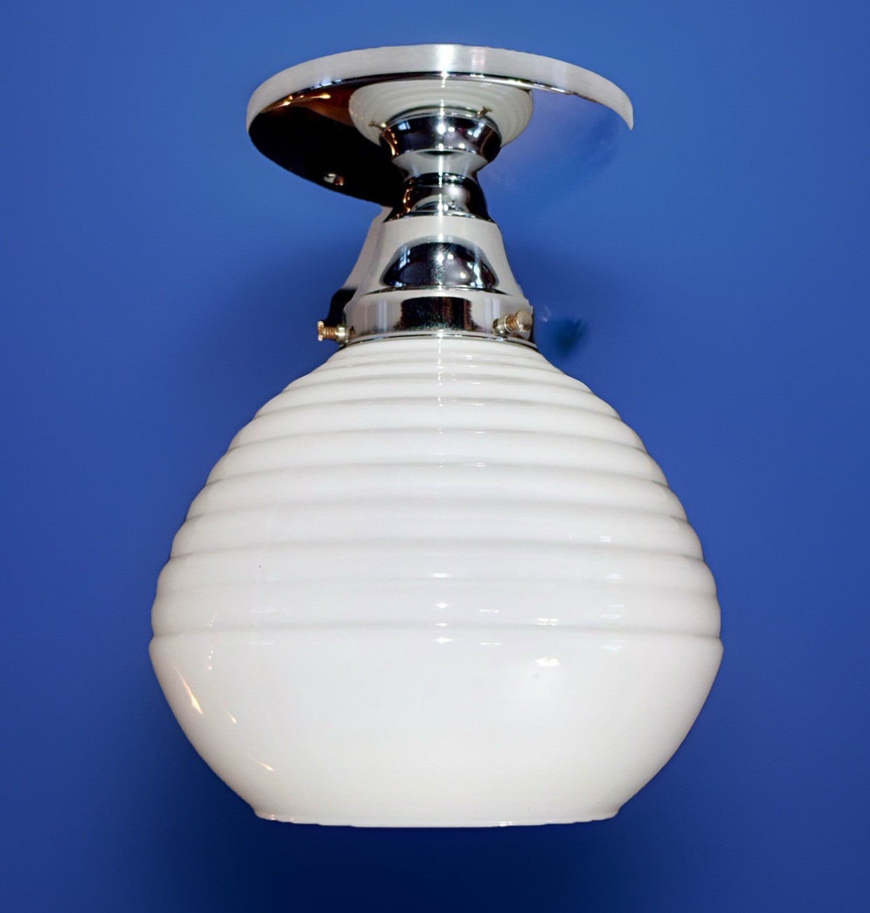 Vtg 1920’s-30's Art Deco Nouveau Beehive Glass W/ Chrome Base Light Fixture Vtg 1920’s-30's Art Deco Nouveau Beehive Glass W/ Chrome Base Light Fixture