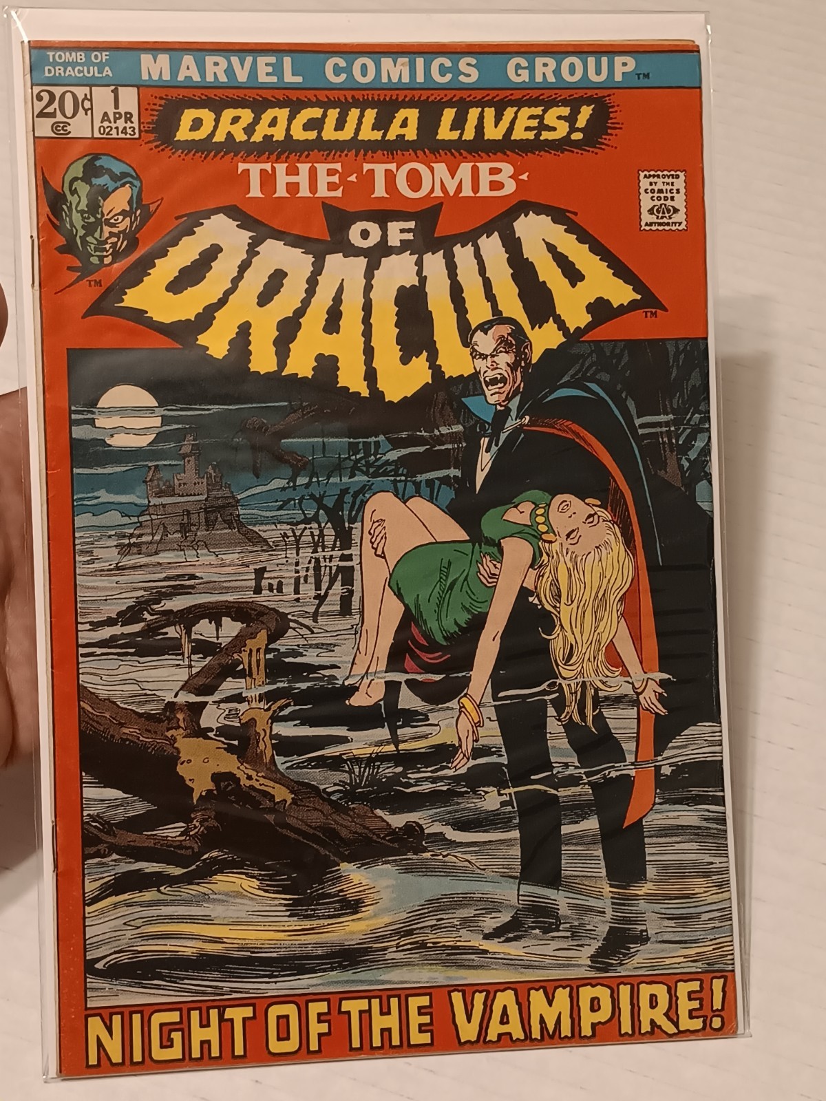 Tomb of Dracula #1 Marvel Comic 1972 KEY first DRACULA Raw Mid-higher Grade Tomb of Dracula #1 Marvel Comic 1972 KEY first DRACULA Raw Mid-higher Grade