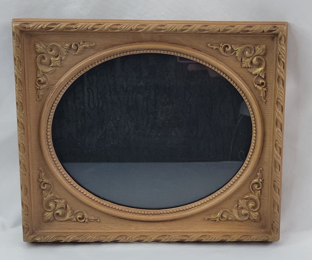 Vintage IIC Picture Frame 1973 USA Brown with Gold Accent Ornate Acrylic Carved Vintage IIC Picture Frame 1973 USA Brown with Gold Accent Ornate Acrylic Carved