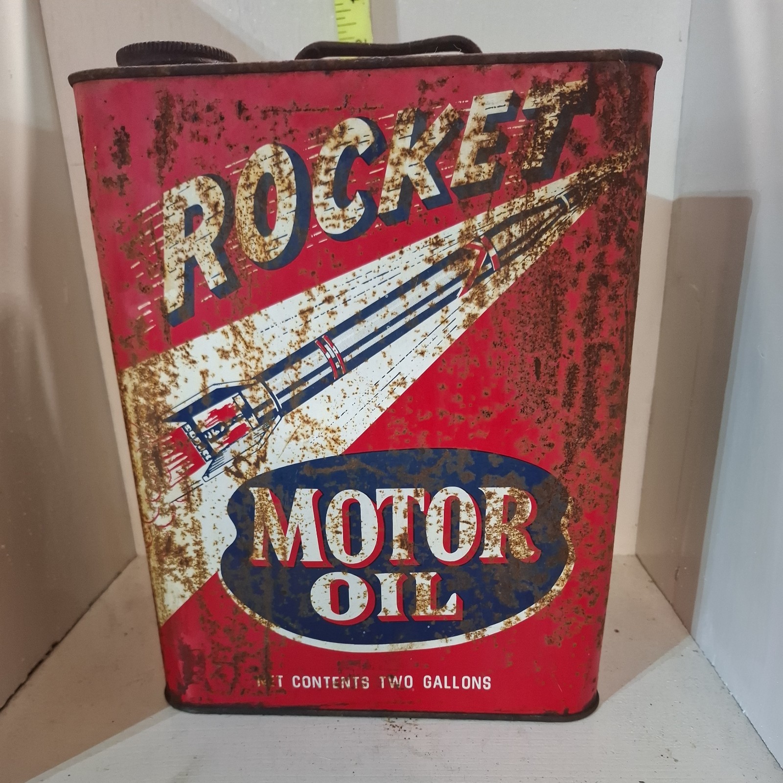 Pittsburgh Penn Co. Rocket 2 Gallon Motor Oil Can Vintage Creighton PA 81S6 Pittsburgh Penn Co. Rocket 2 Gallon Motor Oil Can Vintage Creighton PA 81S6