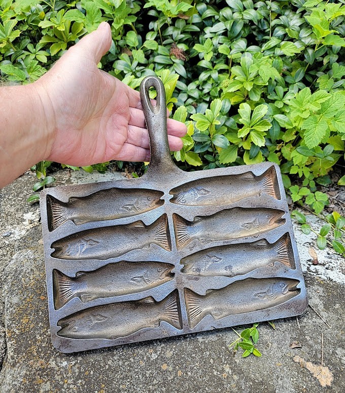 HTF Vintage Lodge Cast Iron  For Eddie Bauer Fish Salmon Trout Corn Stick Pan