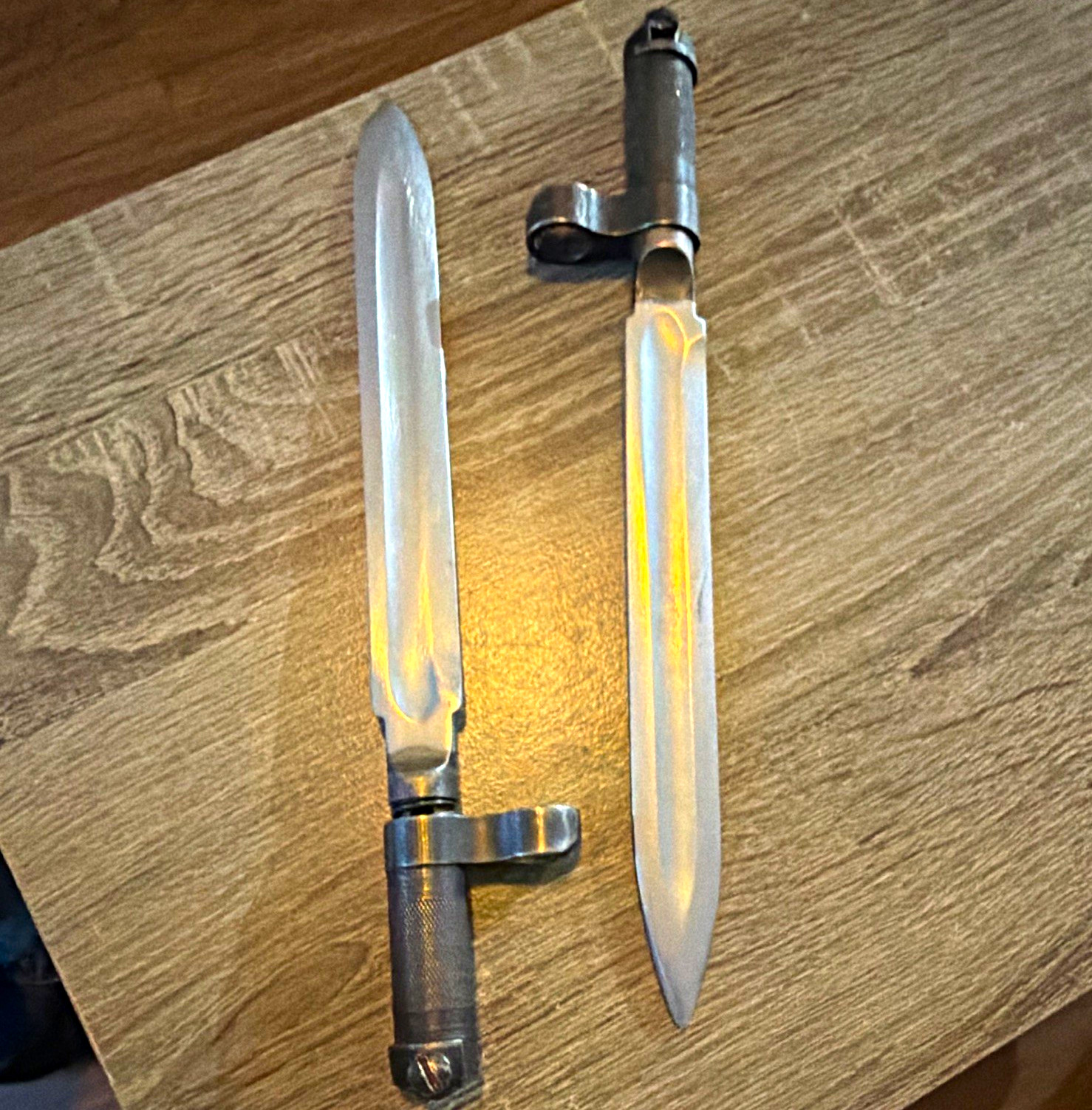 Lot of 2 Military Bayonets w/ Muzzle Ring - Militaria Edged Weapons Lot of 2 Military Bayonets w/ Muzzle Ring - Militaria Edged Weapons