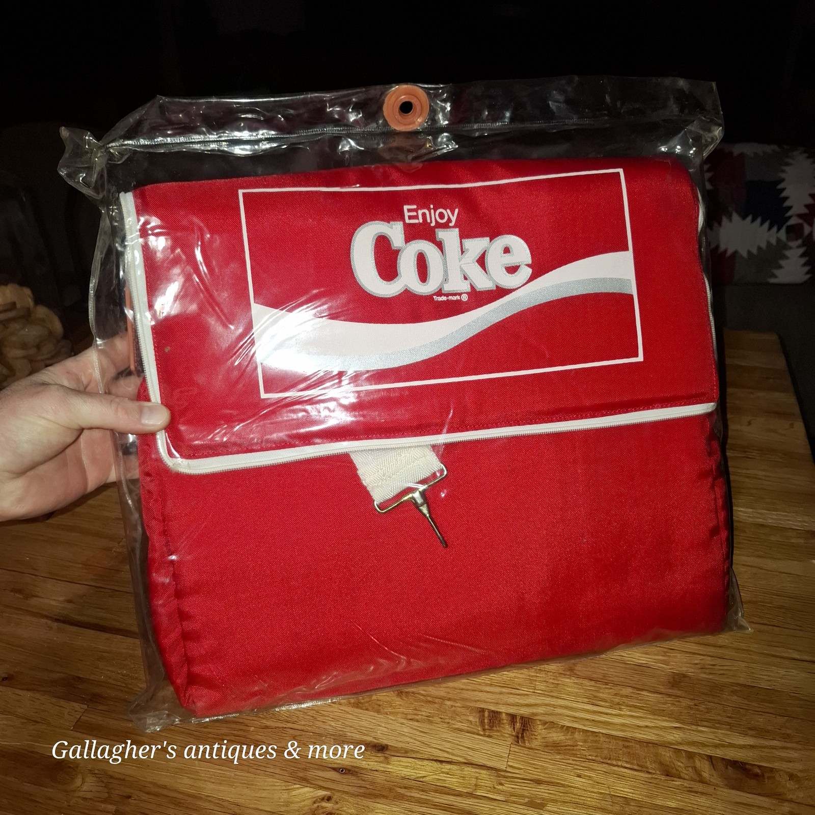 VINTAGE NOS ENJOY COKE COOLER RED NYLON COCA-COLA ADVERTISTING Large Bag VINTAGE NOS ENJOY COKE COOLER RED NYLON COCA-COLA ADVERTISTING Large Bag