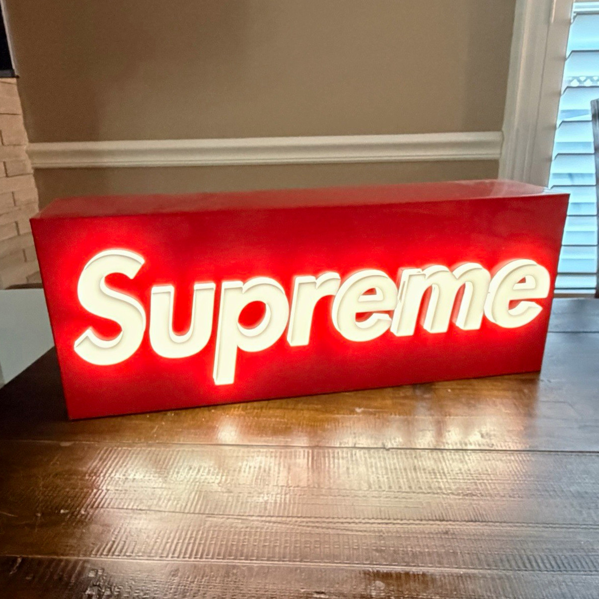 BRAND NEW RARE Supreme Logo Accent Lamp Sign Red/White Corded Electric Switch BRAND NEW RARE Supreme Logo Accent Lamp Sign Red/White Corded Electric Switch
