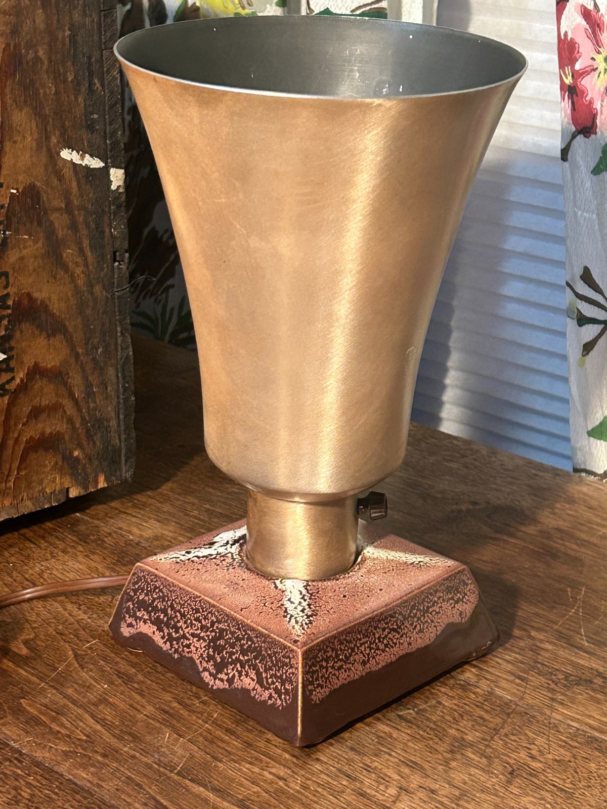 Vintage MCM Copper Tone Metal Cone Uplight Accent Lamp Ceramic Base Retro 10\ Vintage MCM Copper Tone Metal Cone Uplight Accent Lamp Ceramic Base Retro 10\