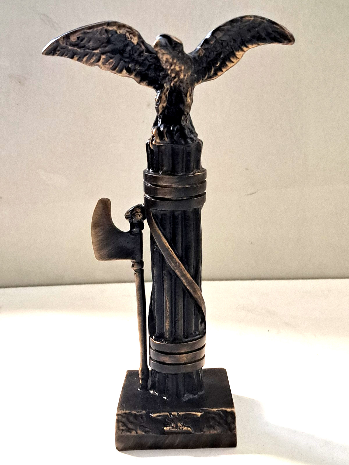 Italian Military -Fascist Littorio Sculpture in Metal - (44/30) Italian Military -Fascist Littorio Sculpture in Metal - (44/30)