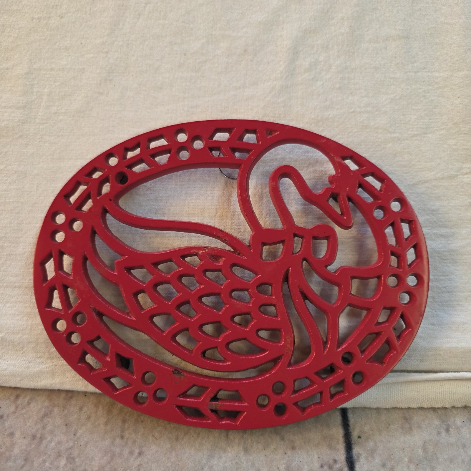 Vintage Red Goose Cast Metal Trivet Rubber Footed Made In Taiwan Kitchen Decor Vintage Red Goose Cast Metal Trivet Rubber Footed Made In Taiwan Kitchen Decor