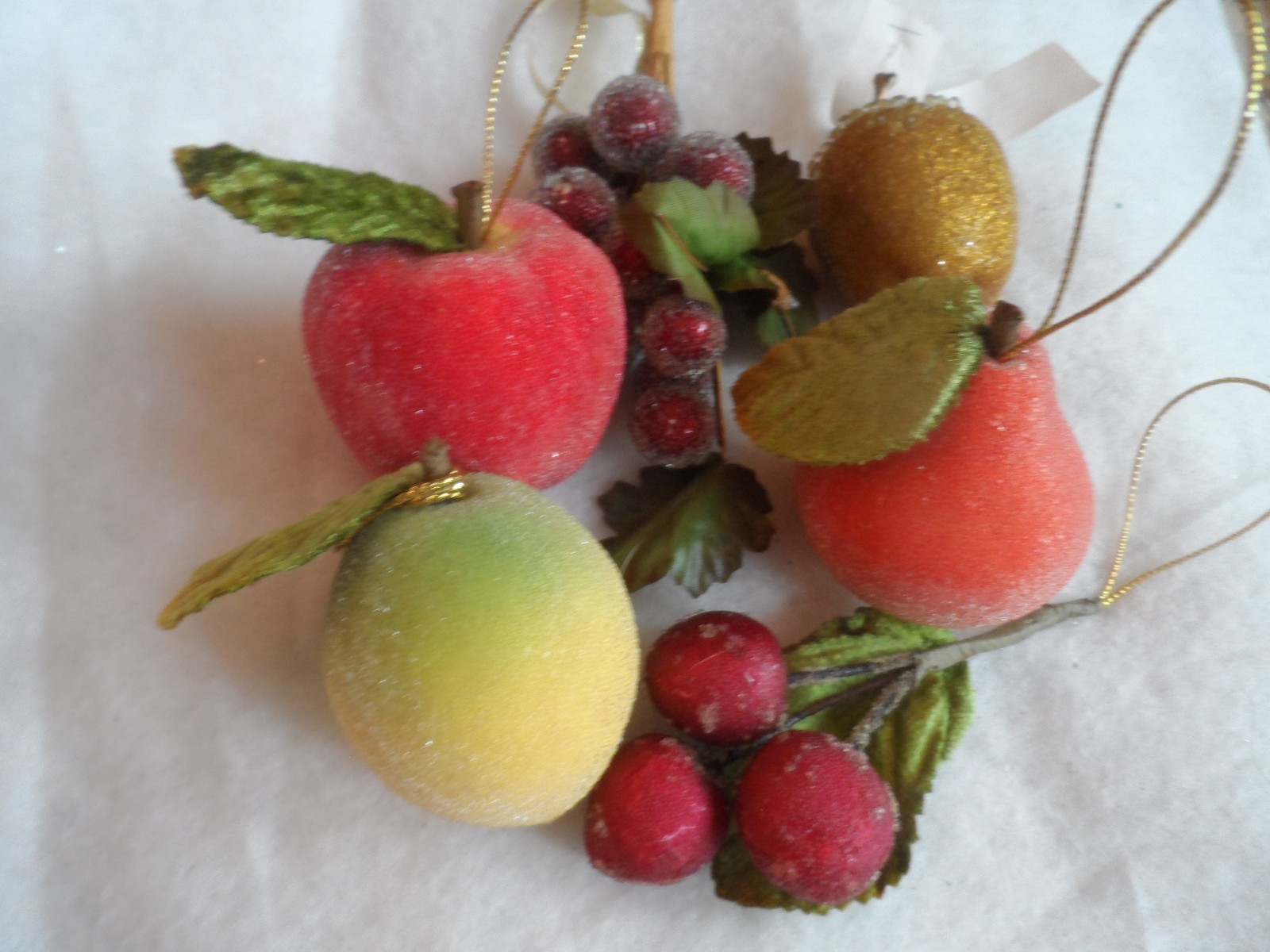 Vtg Ornaments- MNI SIZE SUGAR FROSTED FRUIT- PEAR, BERRY/GRAPE, LEMON & APPLES Vtg Ornaments- MNI SIZE SUGAR FROSTED FRUIT- PEAR, BERRY/GRAPE, LEMON & APPLES