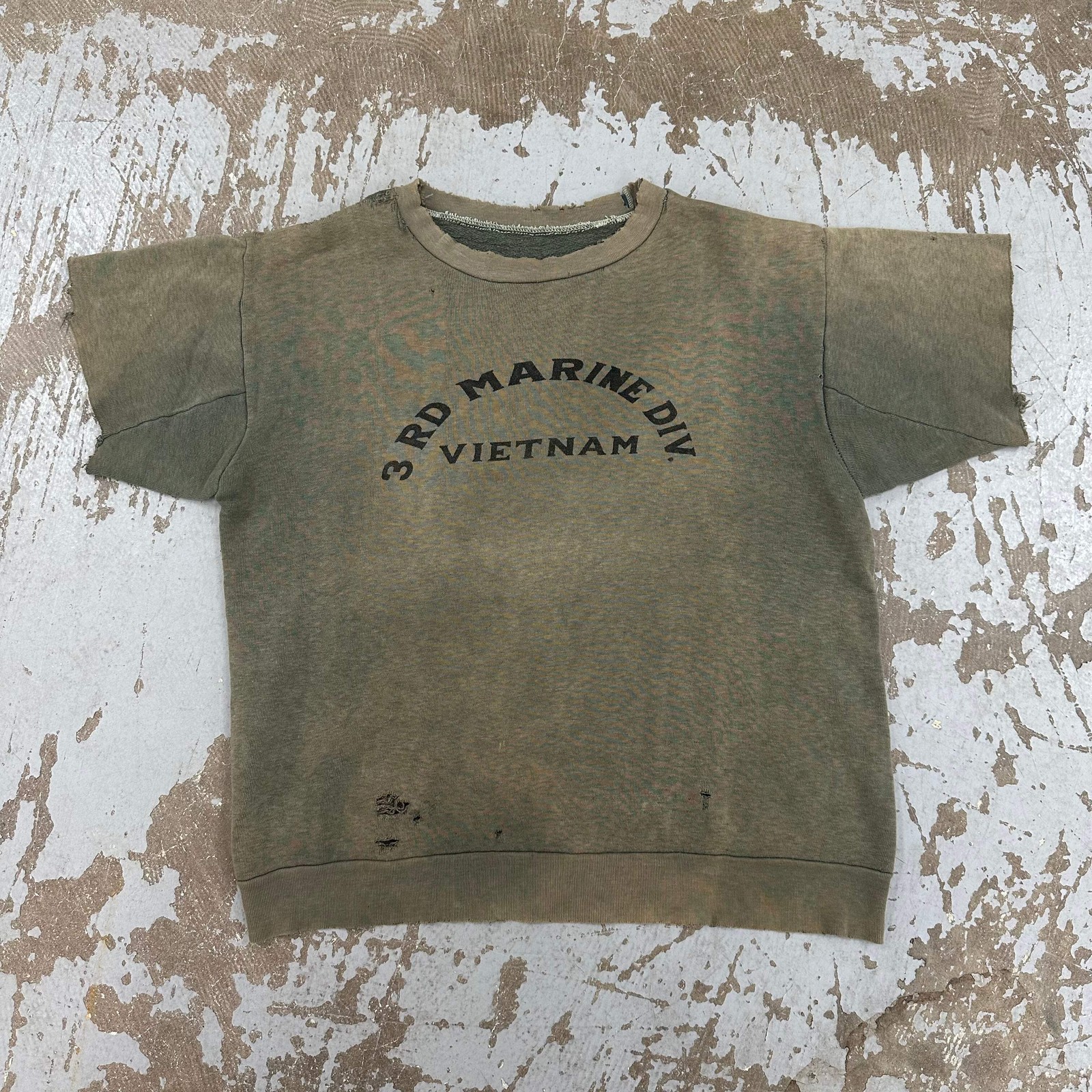 Vintage 1960’s Vietnam War 3rd Marine Division Cut Off Sweatshirt Medium