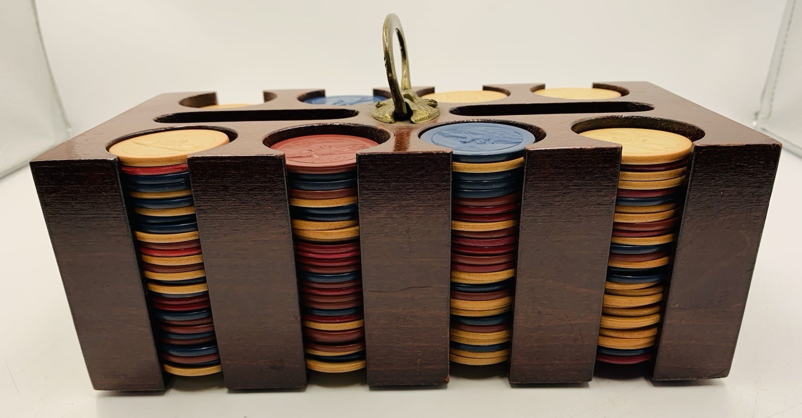 Vintage 1930s Clay Poker Chips( 225 Total) Red/White/Blue /Holder Vintage 1930s Clay Poker Chips( 225 Total) Red/White/Blue /Holder