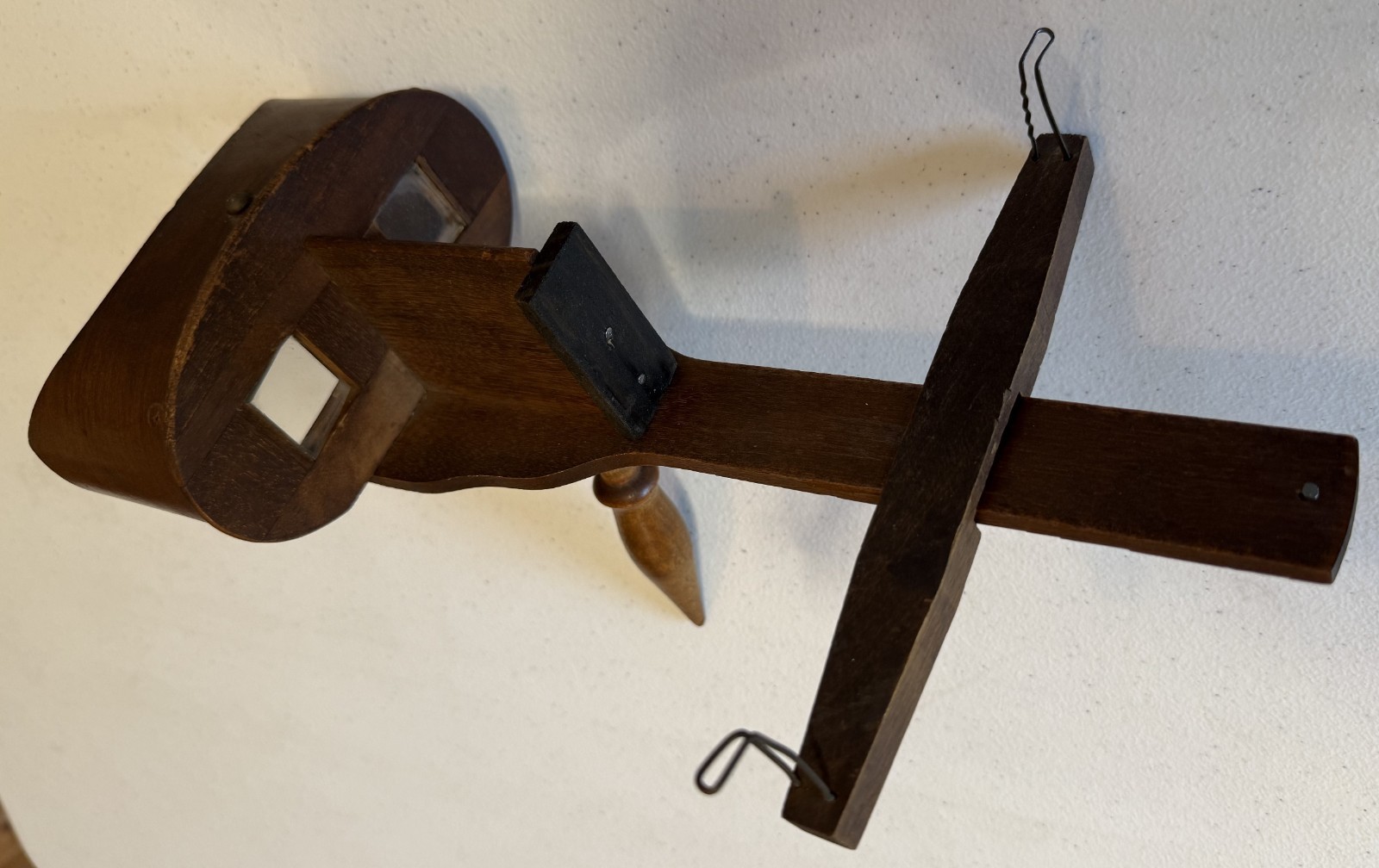 Antique Stereoscope Viewer  with 23 Vintage Cards