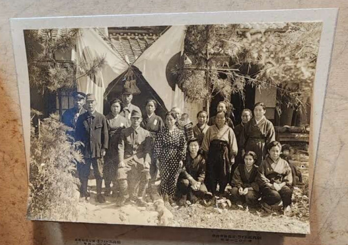 ANTIQUE/VTG PHOTO OF JAPANESE SOLDIERS & CIVILIANS EARLY TO MID 1900s ANTIQUE/VTG PHOTO OF JAPANESE SOLDIERS & CIVILIANS EARLY TO MID 1900s
