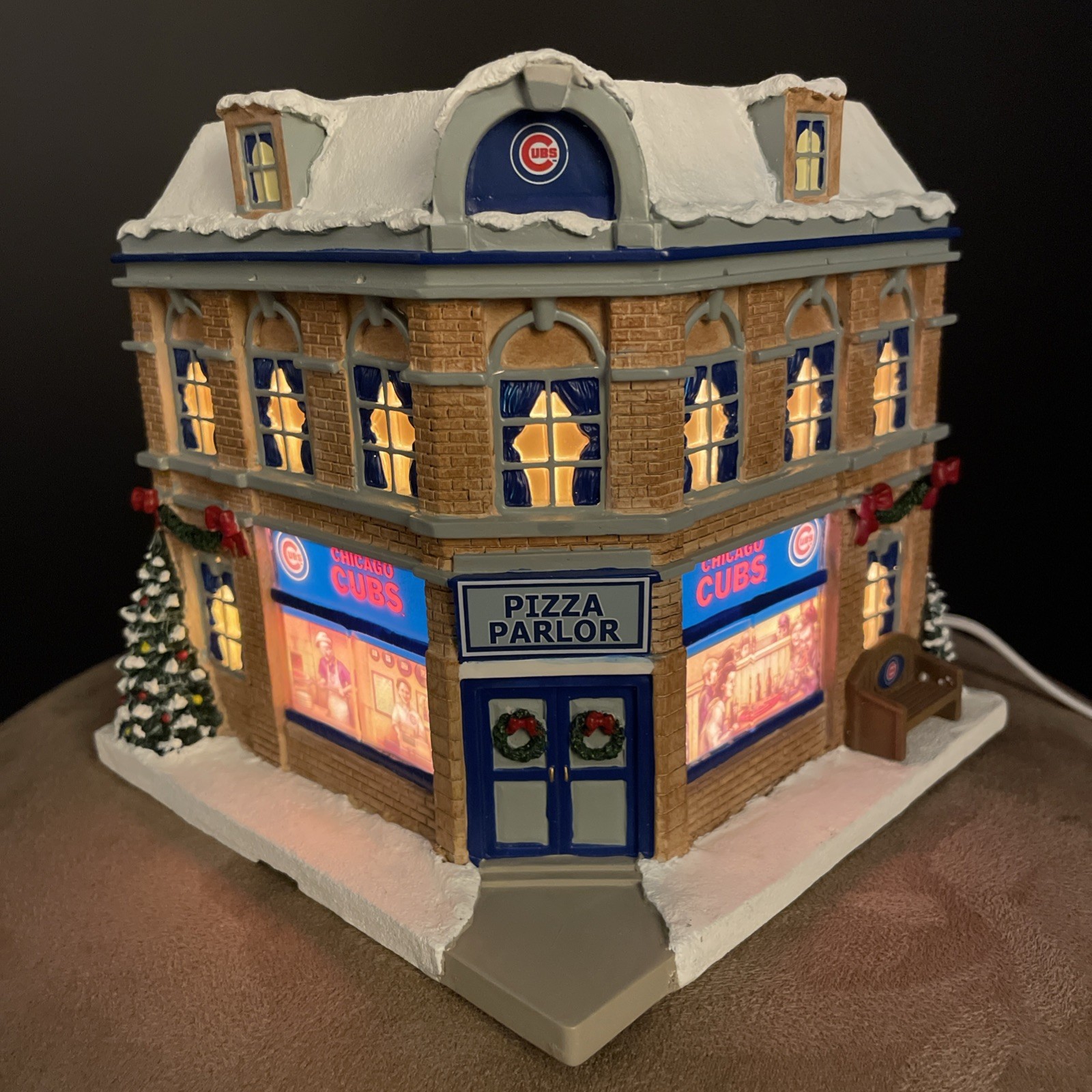 Hawthorne Village Chicago Cubs Pizza Parlor 2008 Christmas Collection Lighted Hawthorne Village Chicago Cubs Pizza Parlor 2008 Christmas Collection Lighted