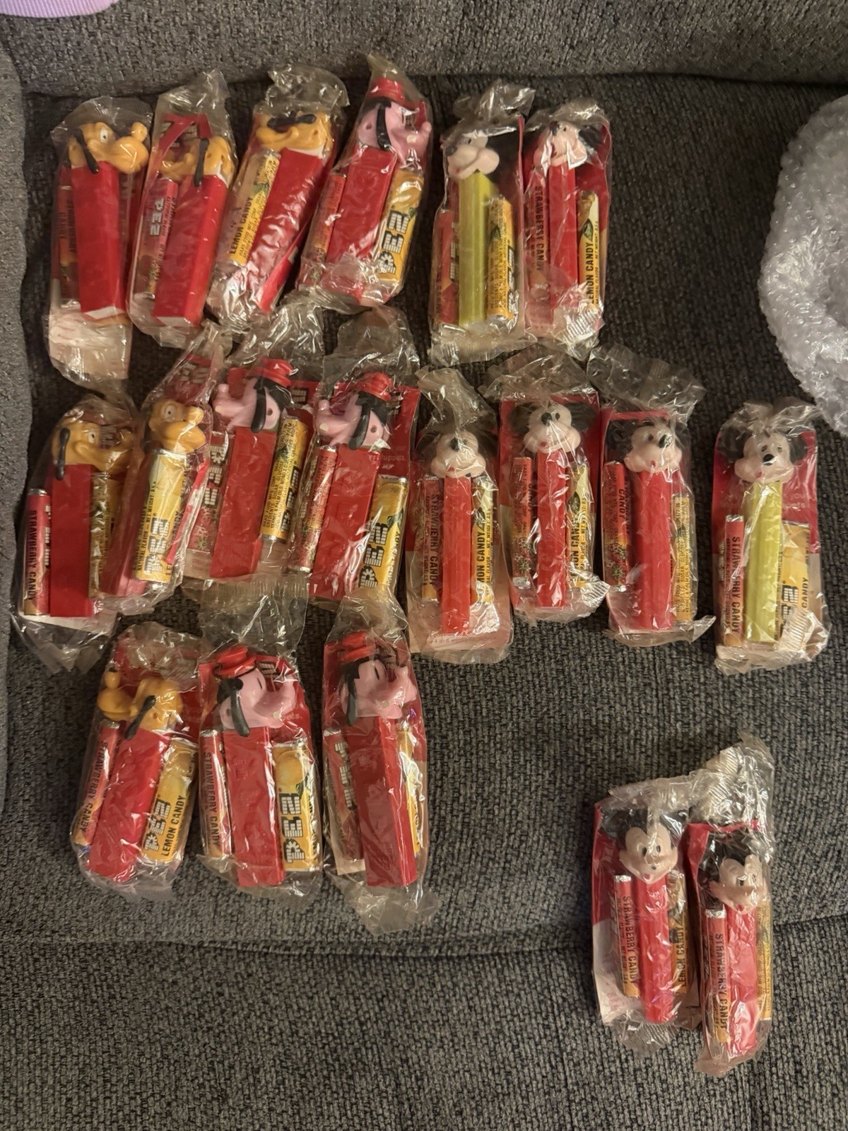 Lot Of 19 Pez - Disney Mickey Pluto Goofy Lot Of 19 Pez - Disney Mickey Pluto Goofy