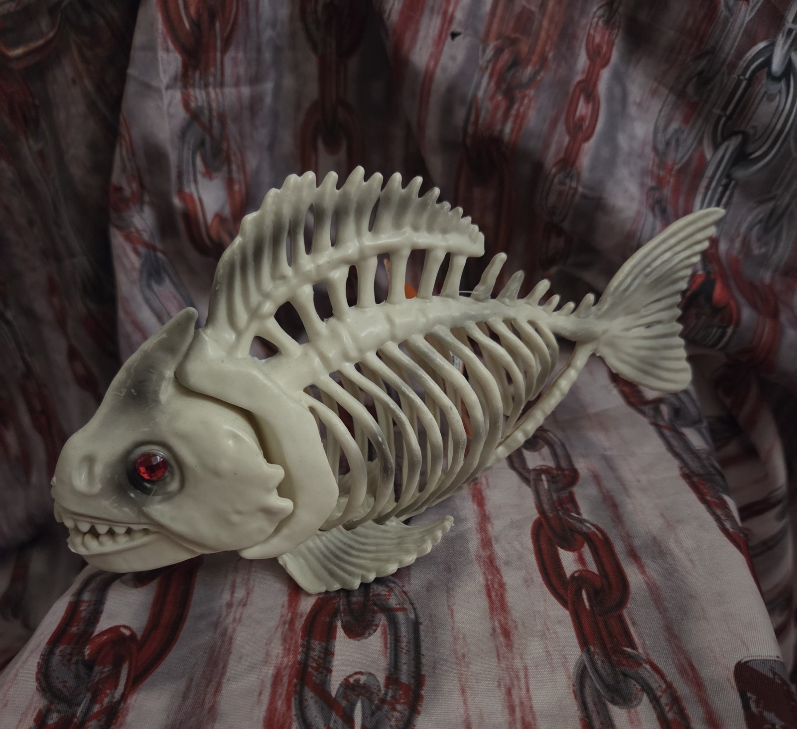 Killer Piranha Fish Skeleton Halloween Decor Bones Prop Posable Mouth New 9 X 5 Killer Piranha Fish Skeleton Halloween Decor Bones Prop Posable Mouth New 9 X 5