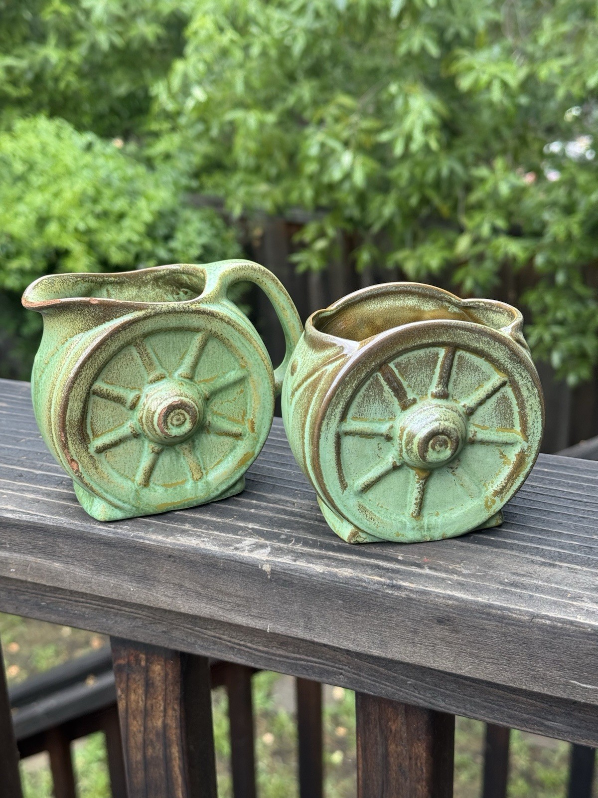 Vintage Frankoma Wagon Wheel Creamer & Sugar Prairie Green Approx H 4” READ Vintage Frankoma Wagon Wheel Creamer & Sugar Prairie Green Approx H 4” READ