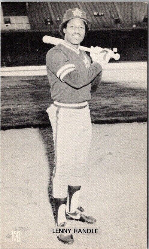 1980s LENNY RANDLE Seattle Mariners Baseball Postcard Infield / Unused