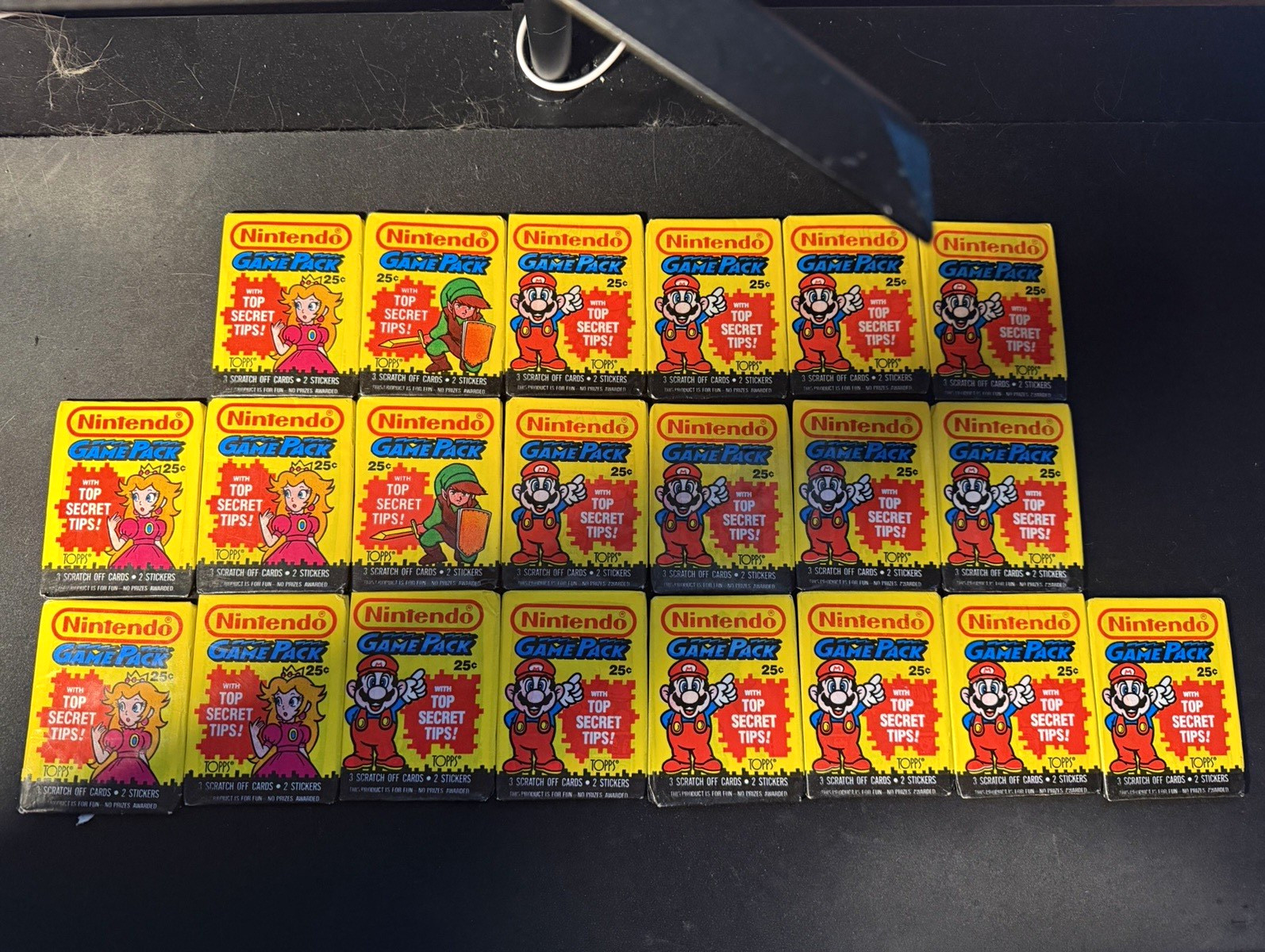 (18) Topps 1989 Nintendo Game Pack Sealed Pack Lot of 18