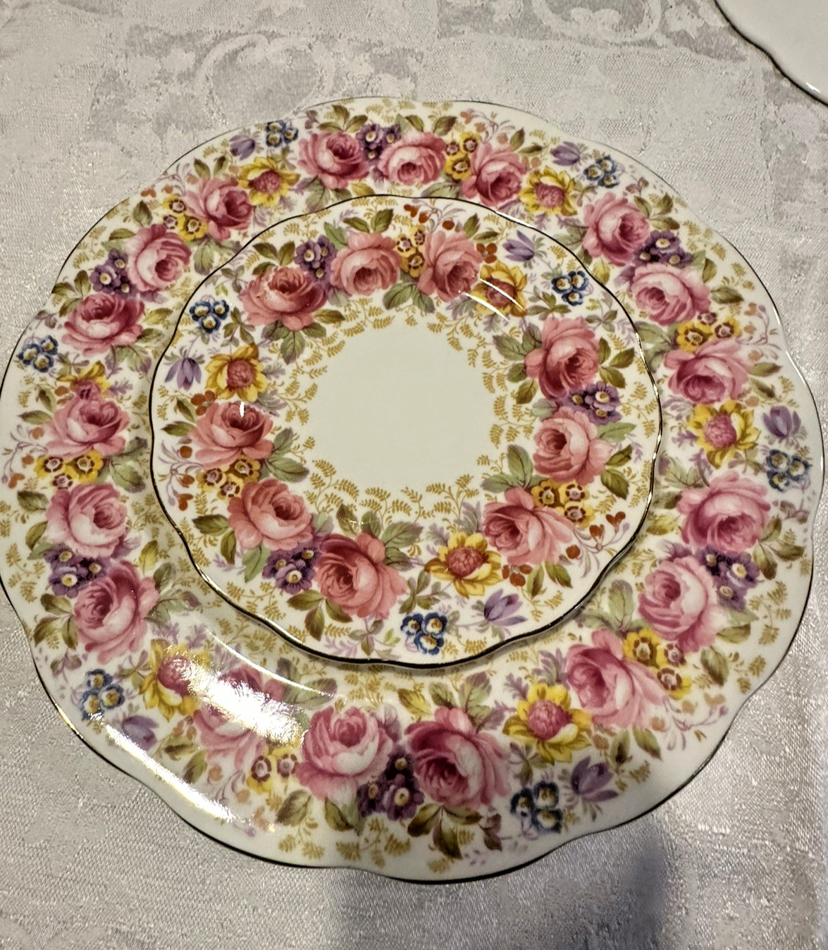 Royal Albert Serena Dinner and Bread Plates - Set of 4; Total 8 pieces - Pretty