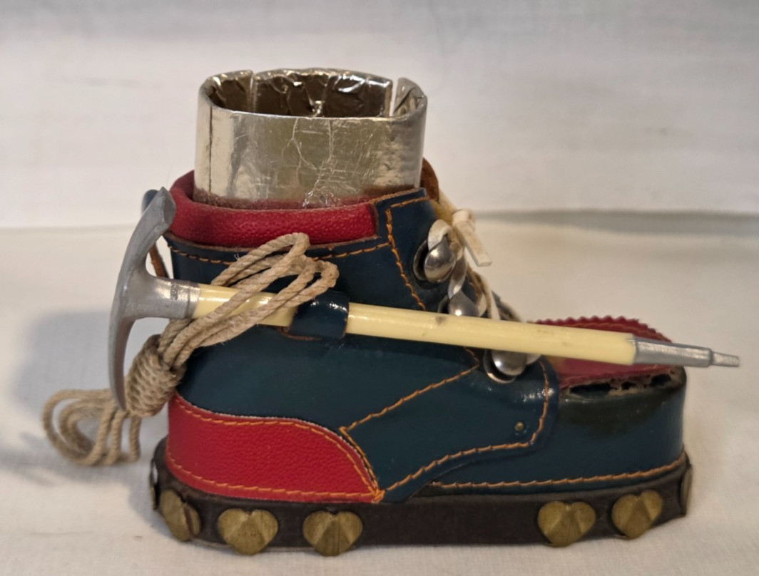 Vtg Mini Hiking Boot Toothpick Lighter Holder Alpine Ice Axe Rope Figurine 3\'\' Vtg Mini Hiking Boot Toothpick Lighter Holder Alpine Ice Axe Rope Figurine 3\'\'