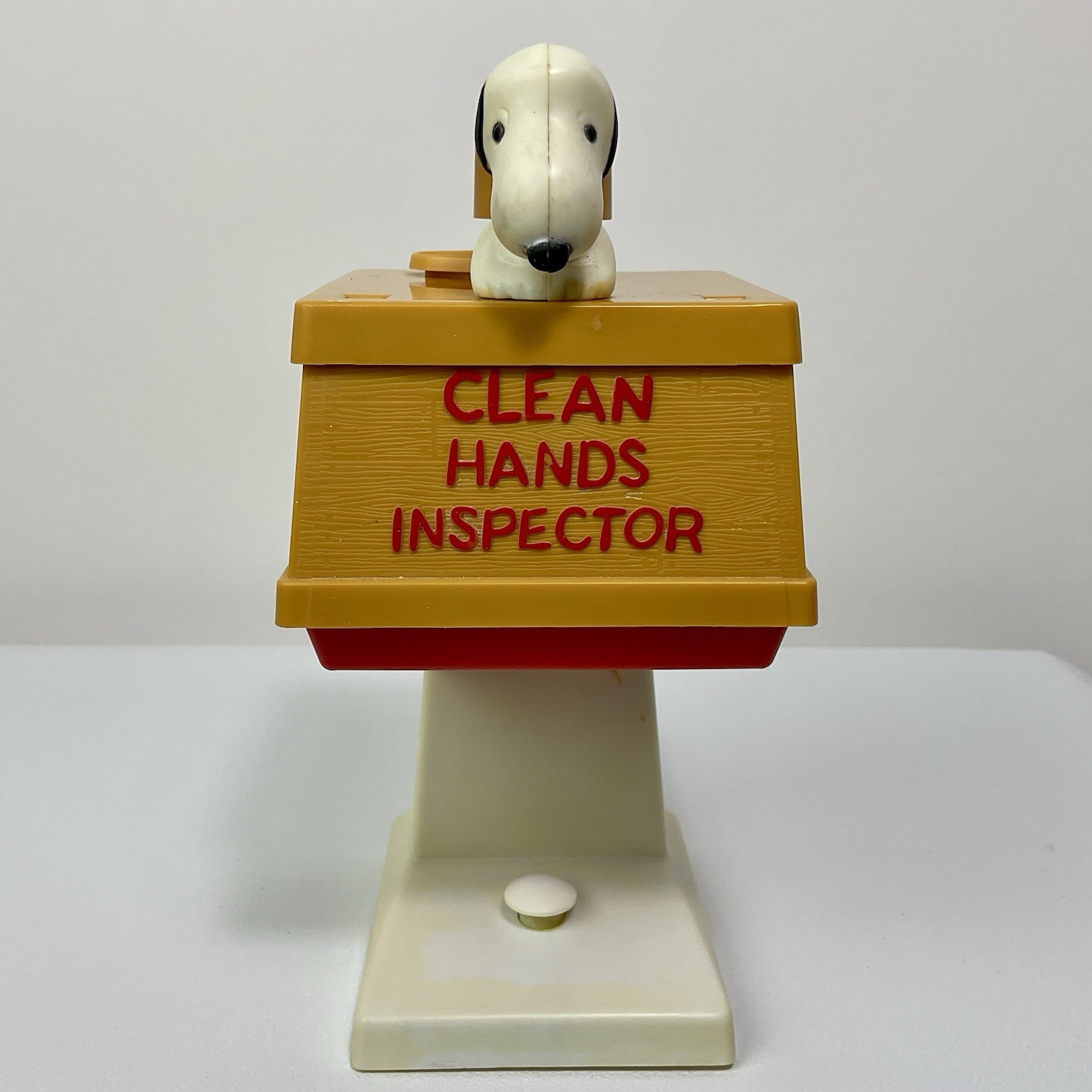 Vintage 1960s - 70s Kenner Peanuts Snoopy “Clean Hands Inspector” Soap Dispenser Vintage 1960s - 70s Kenner Peanuts Snoopy “Clean Hands Inspector” Soap Dispenser