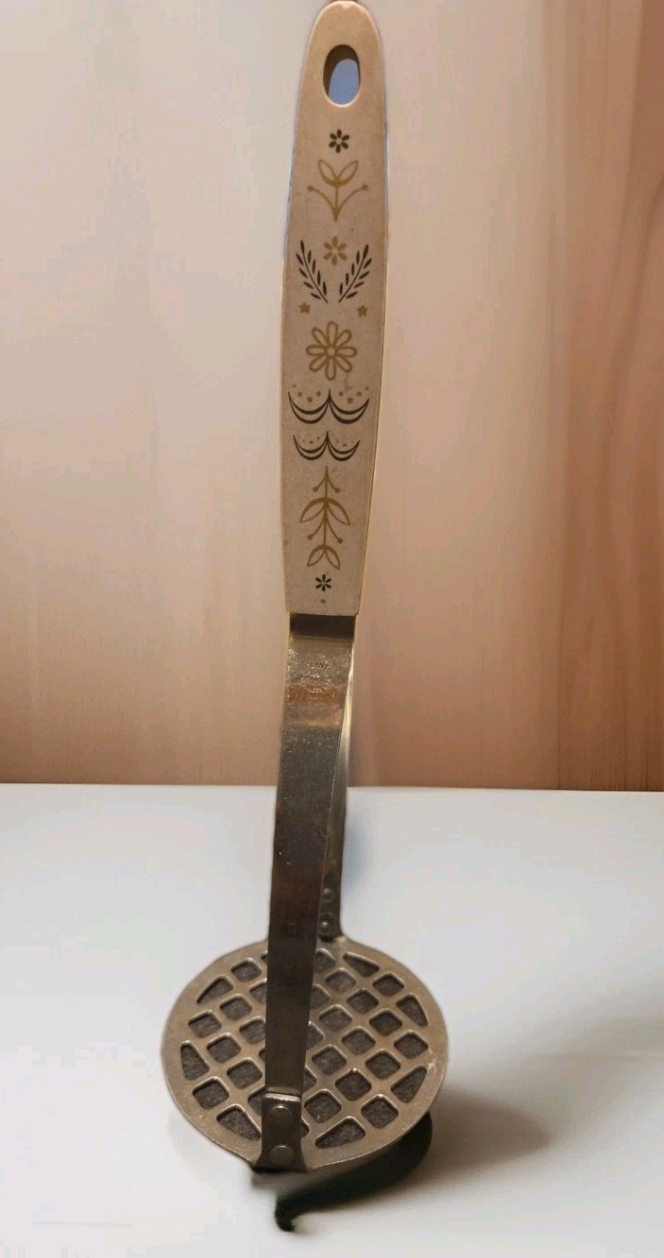 Vintage Flint Arrowhead 10 Inch Harvest Wheat Potato Masher Stainless
