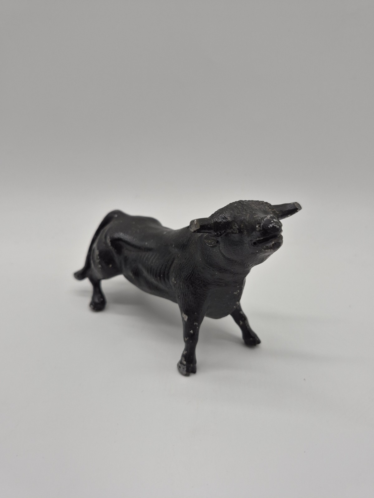 ANTIQUE EARLEY 1900s BLACK CAST IRON BULL READY TO CHARGE FIGURINE original ANTIQUE EARLEY 1900s BLACK CAST IRON BULL READY TO CHARGE FIGURINE original