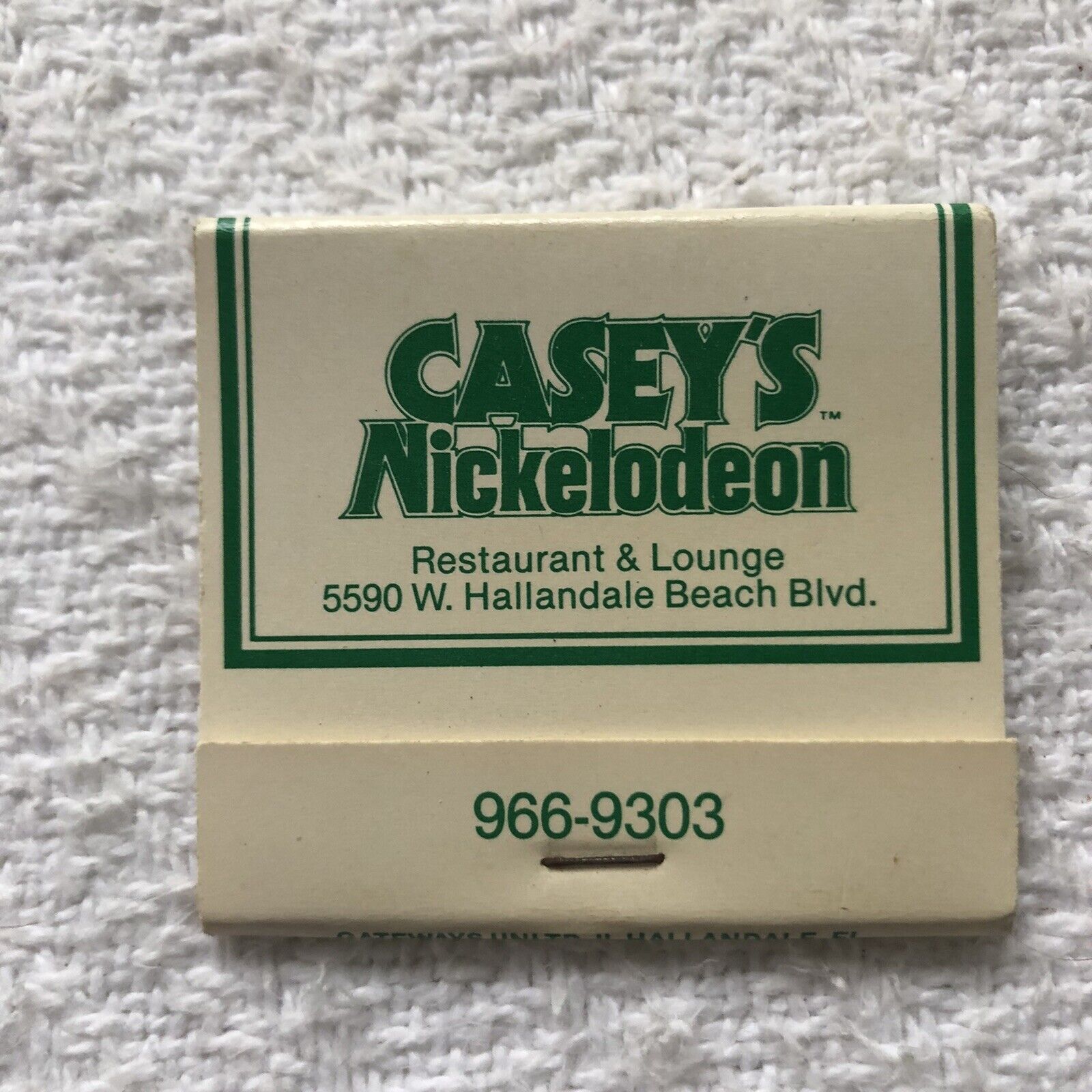 Casey’s Nickelodeon Restaurant & Lounge Vintage White Green Matchbook Florida