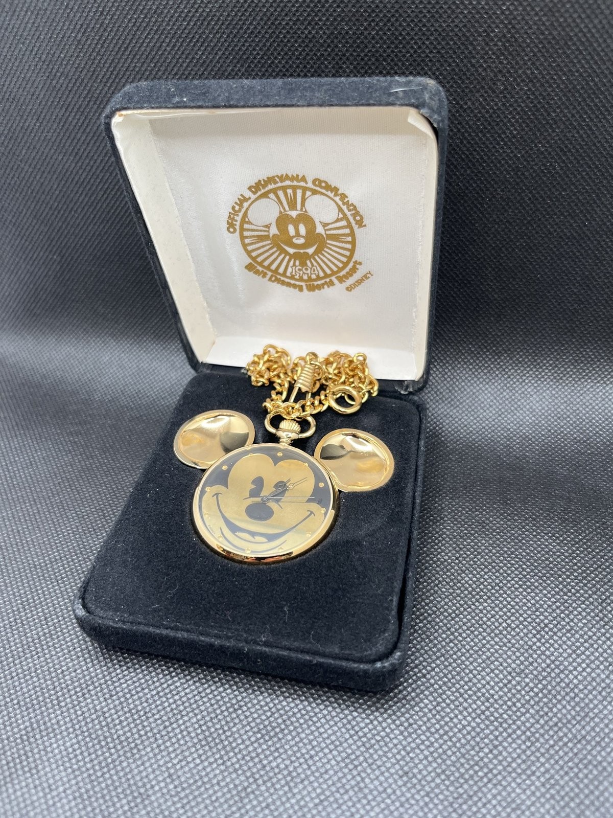 Official Disneyana Convention Mickey Mouse Pocket Watch Majesti with Chain Official Disneyana Convention Mickey Mouse Pocket Watch Majesti with Chain