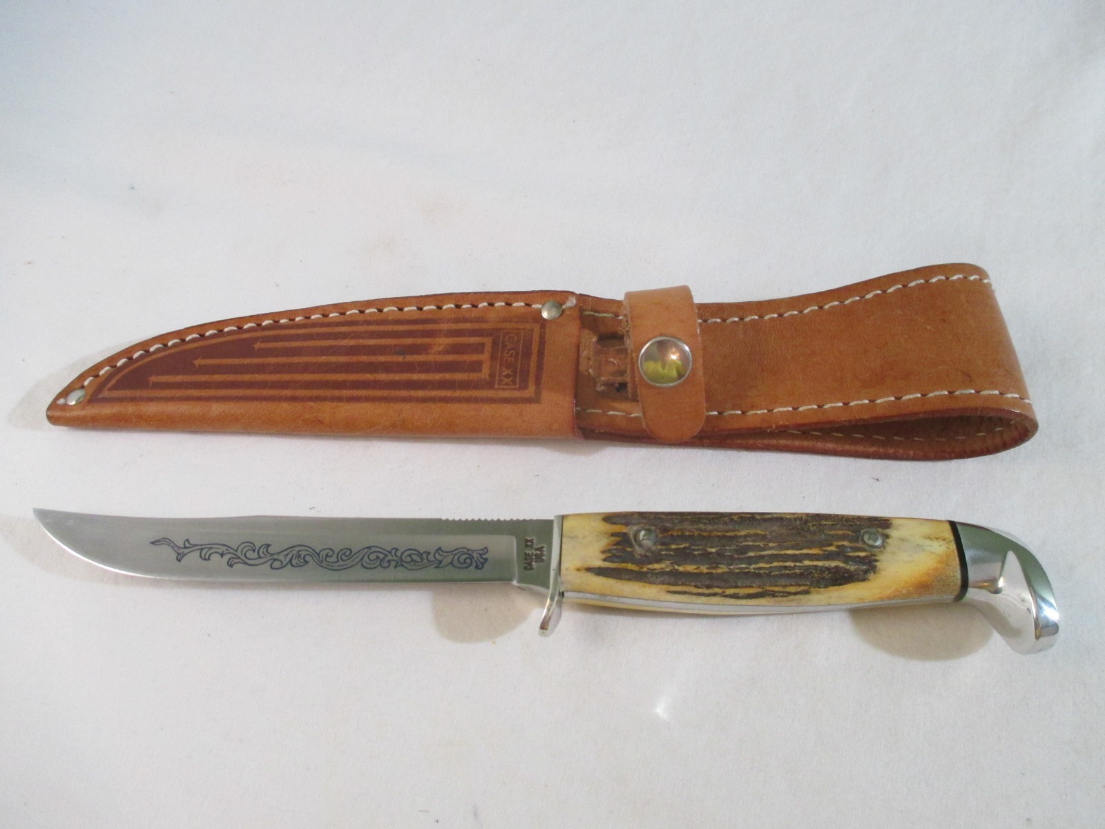 Case XX Vintage 1977 Blue Scroll Fixed Blade Stag 516-5 SSP with Sheath