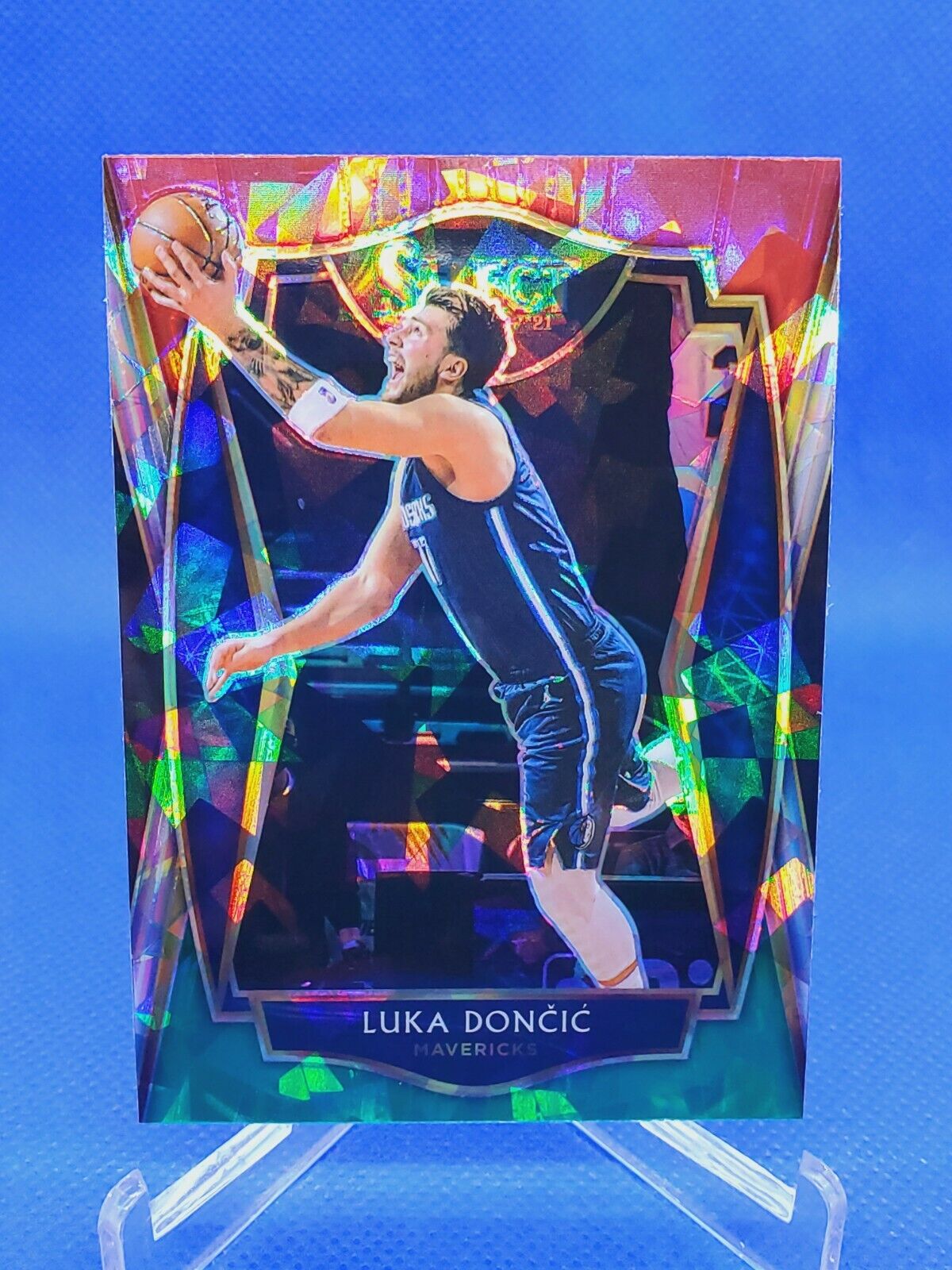 Luka Doncic Red Green Cracked Ice🧊Premier Level 2020-21 Select Dallas Mavericks